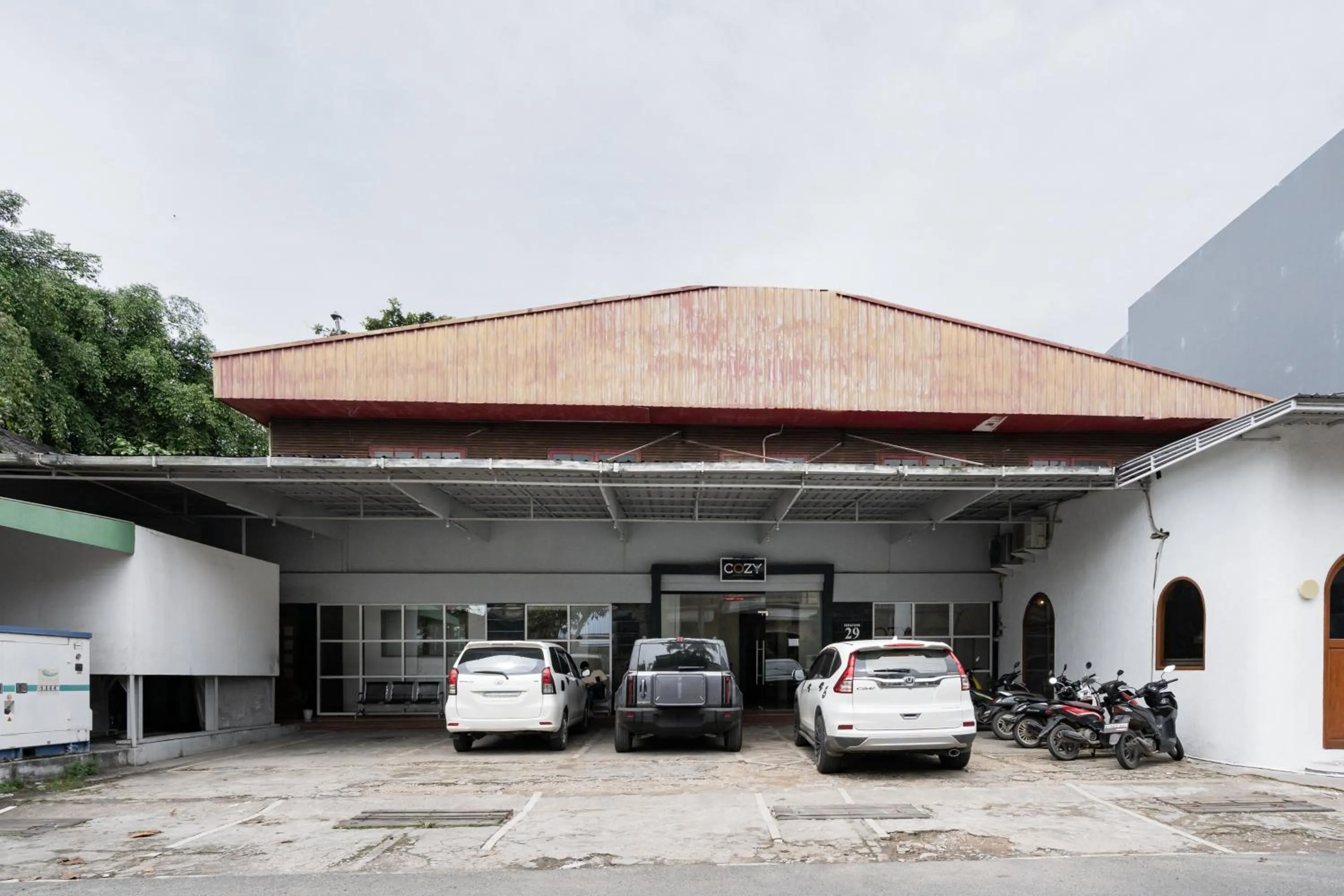 Parking in Urbanview Hotel Cozy Samarinda by RedDoorz