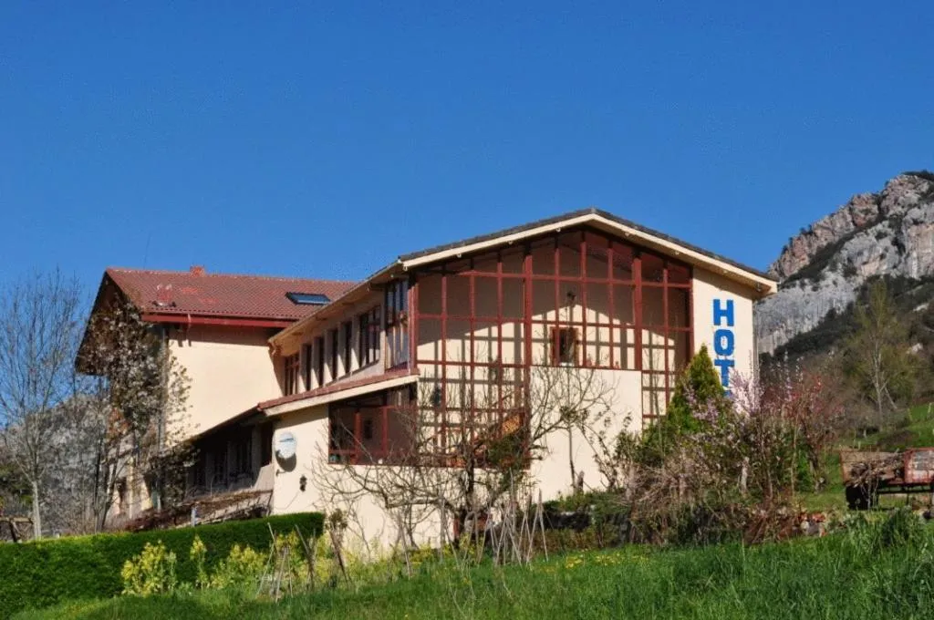 Property building in Hotel Torrecerredo
