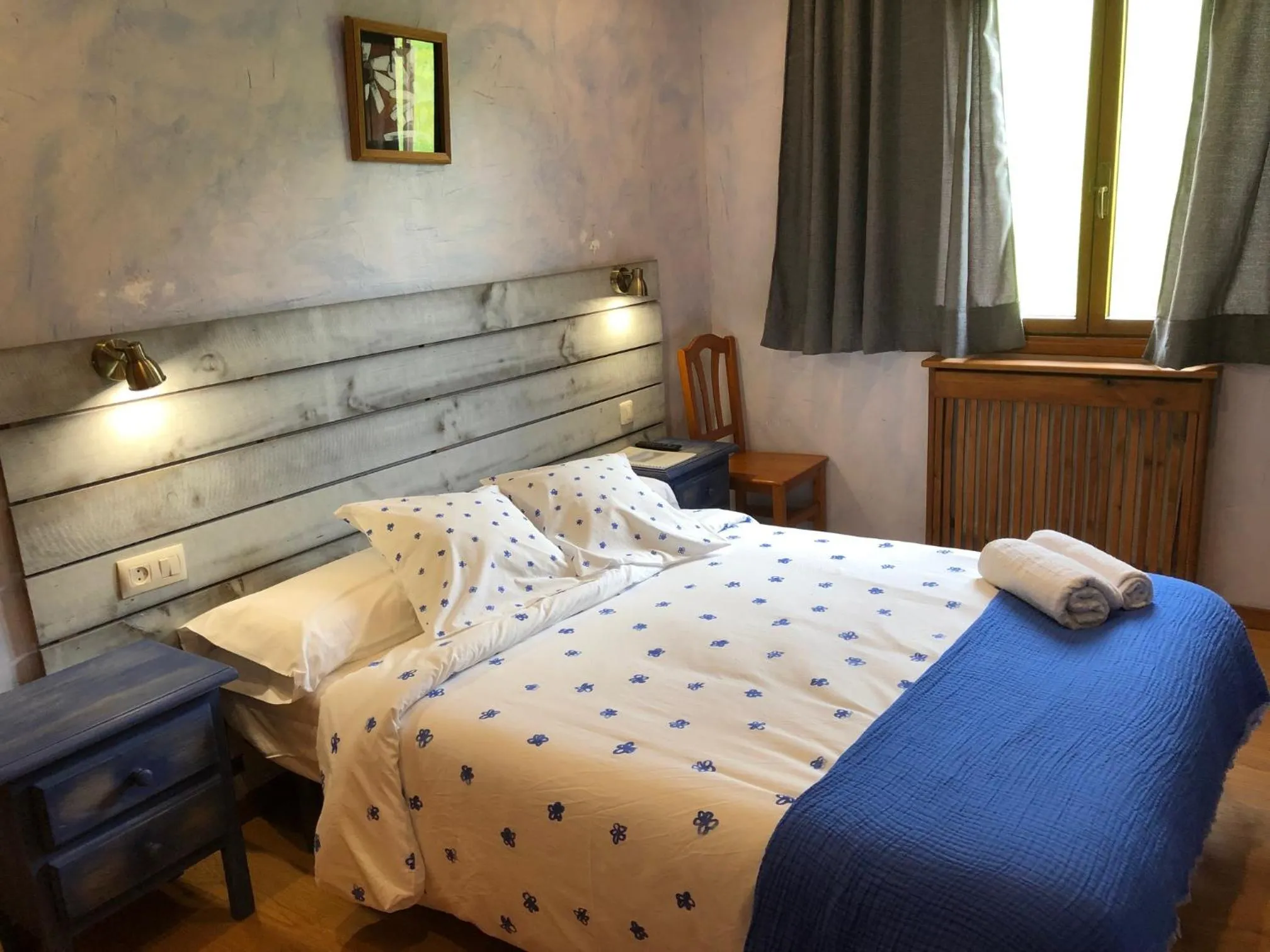 Photo of the whole room, Bed in Hotel Torrecerredo