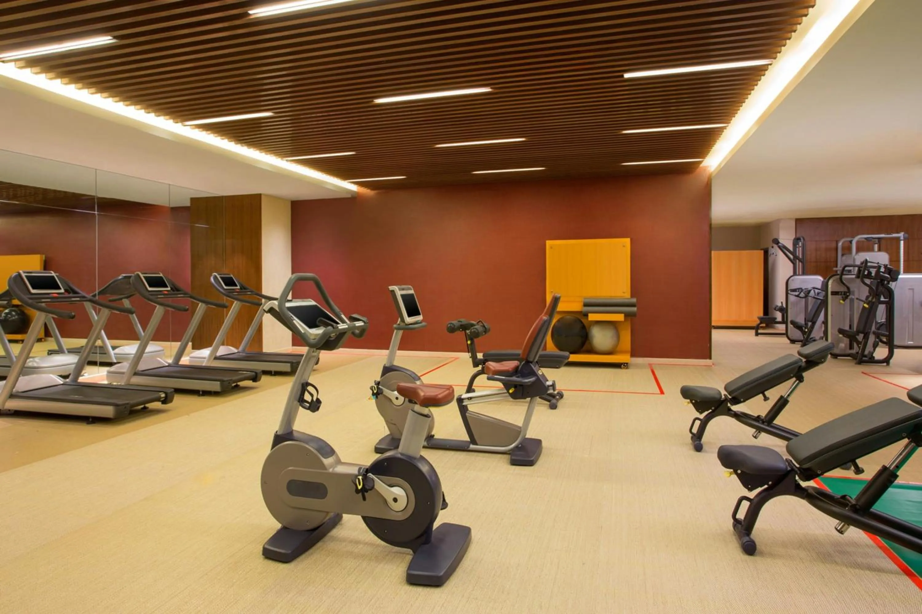Fitness centre/facilities in Sheraton Huizhou Bailuhu