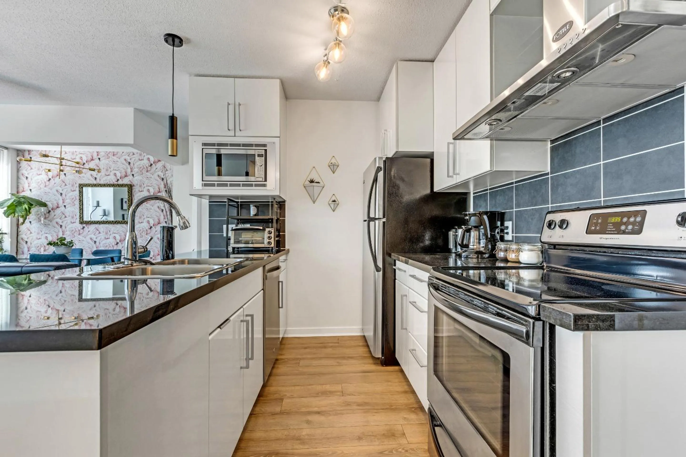 Kitchen or kitchenette in Gastown Downtown Apartment very central