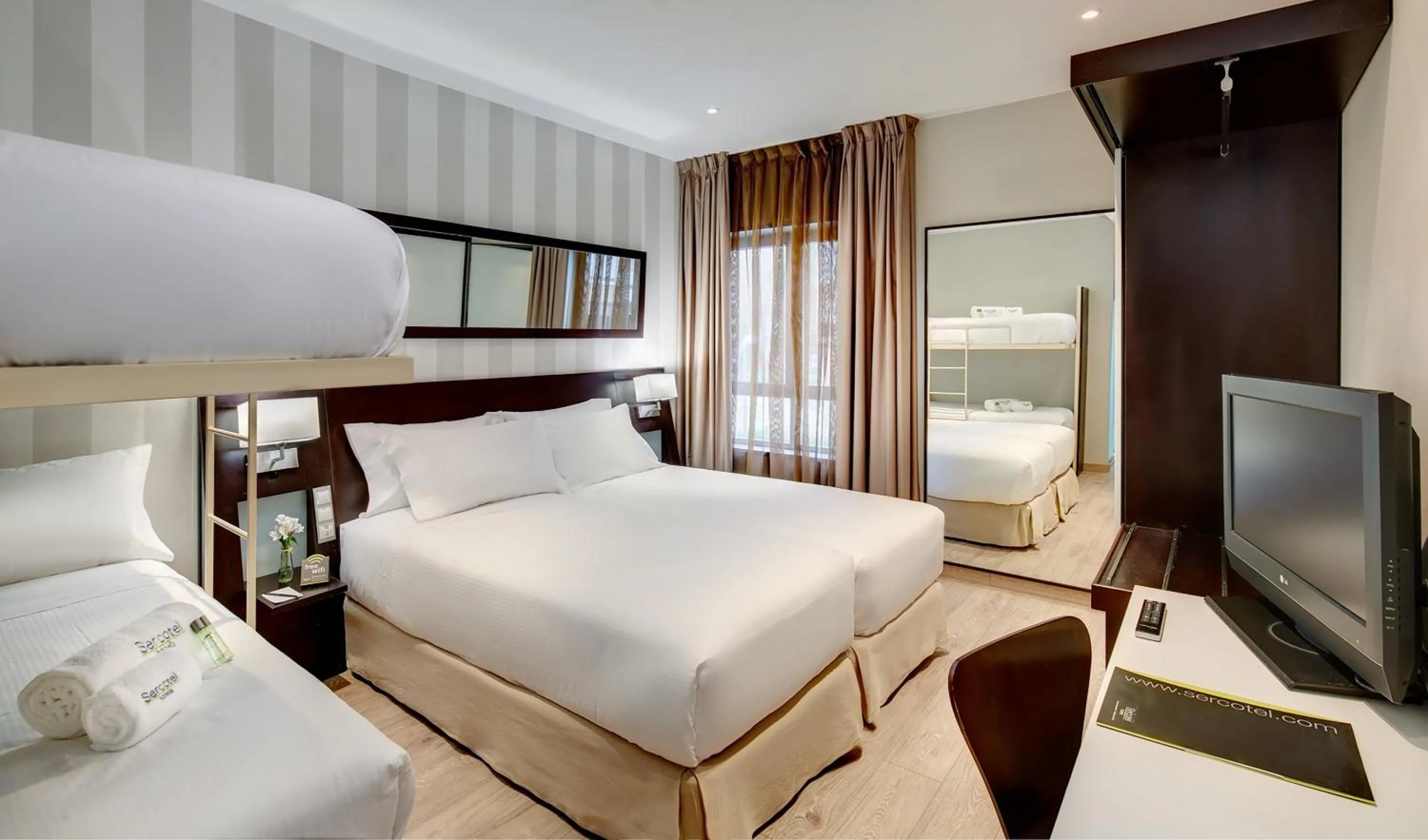 Photo of the whole room, Bed in Sercotel Madrid Aeropuerto