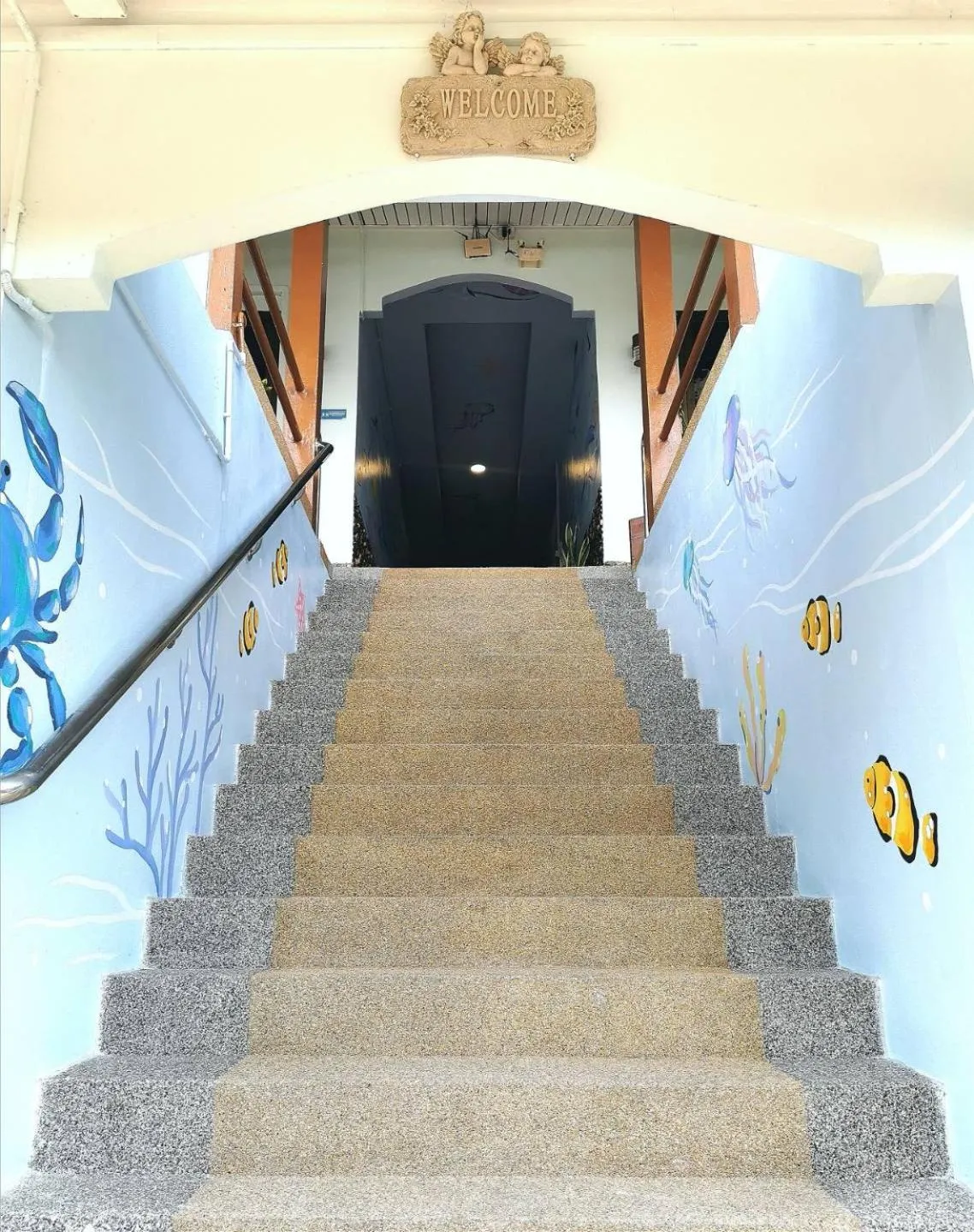 Property building in Green Bay Samed Resort