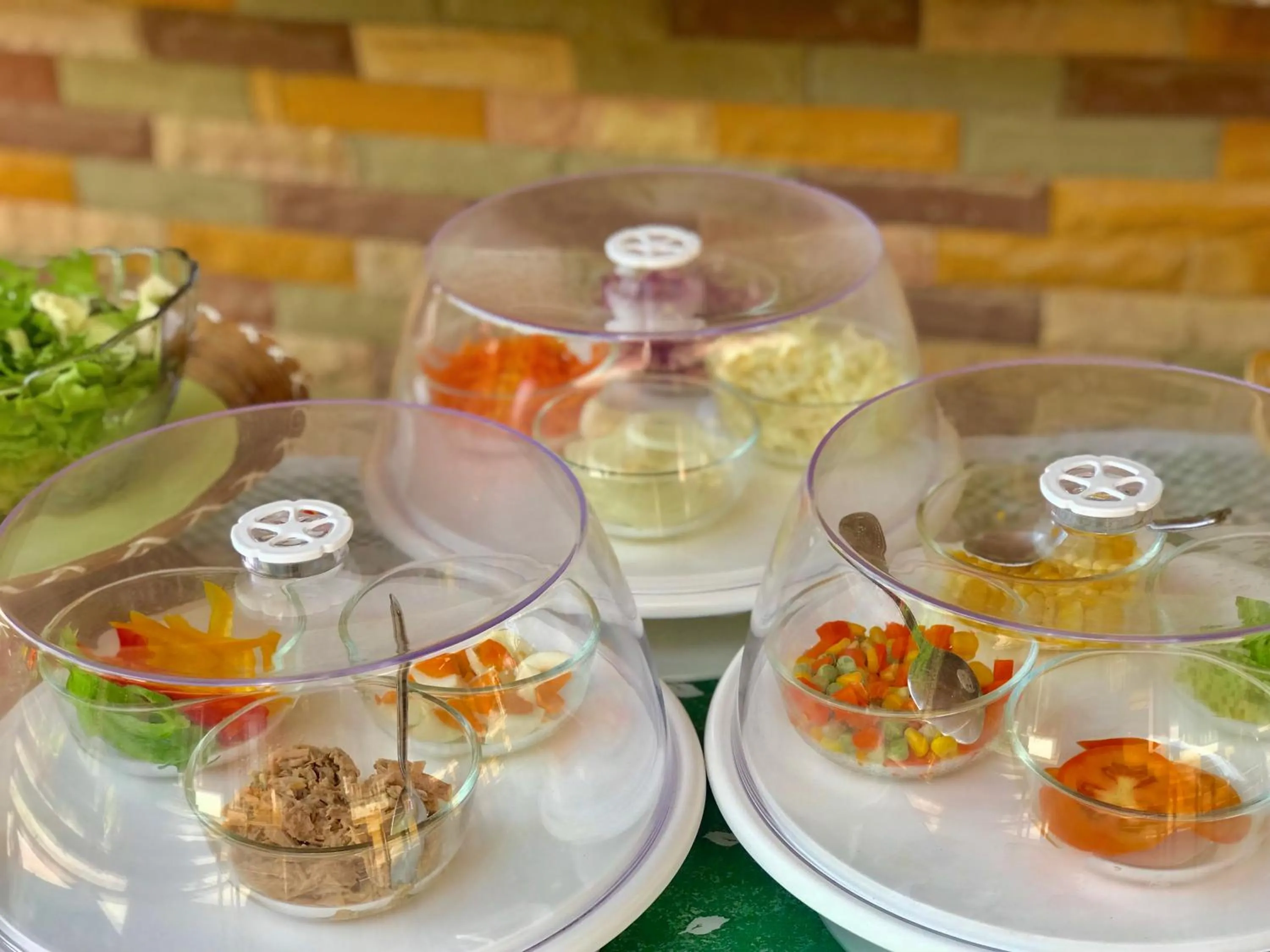 Breakfast in Green Bay Samed Resort