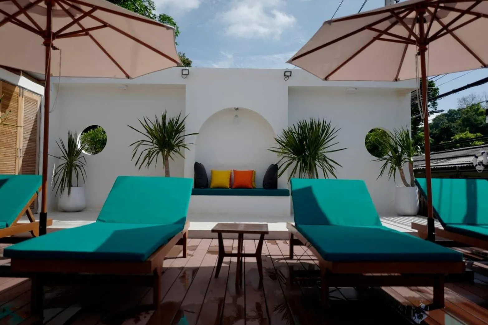 Swimming pool in Green Bay Samed Resort