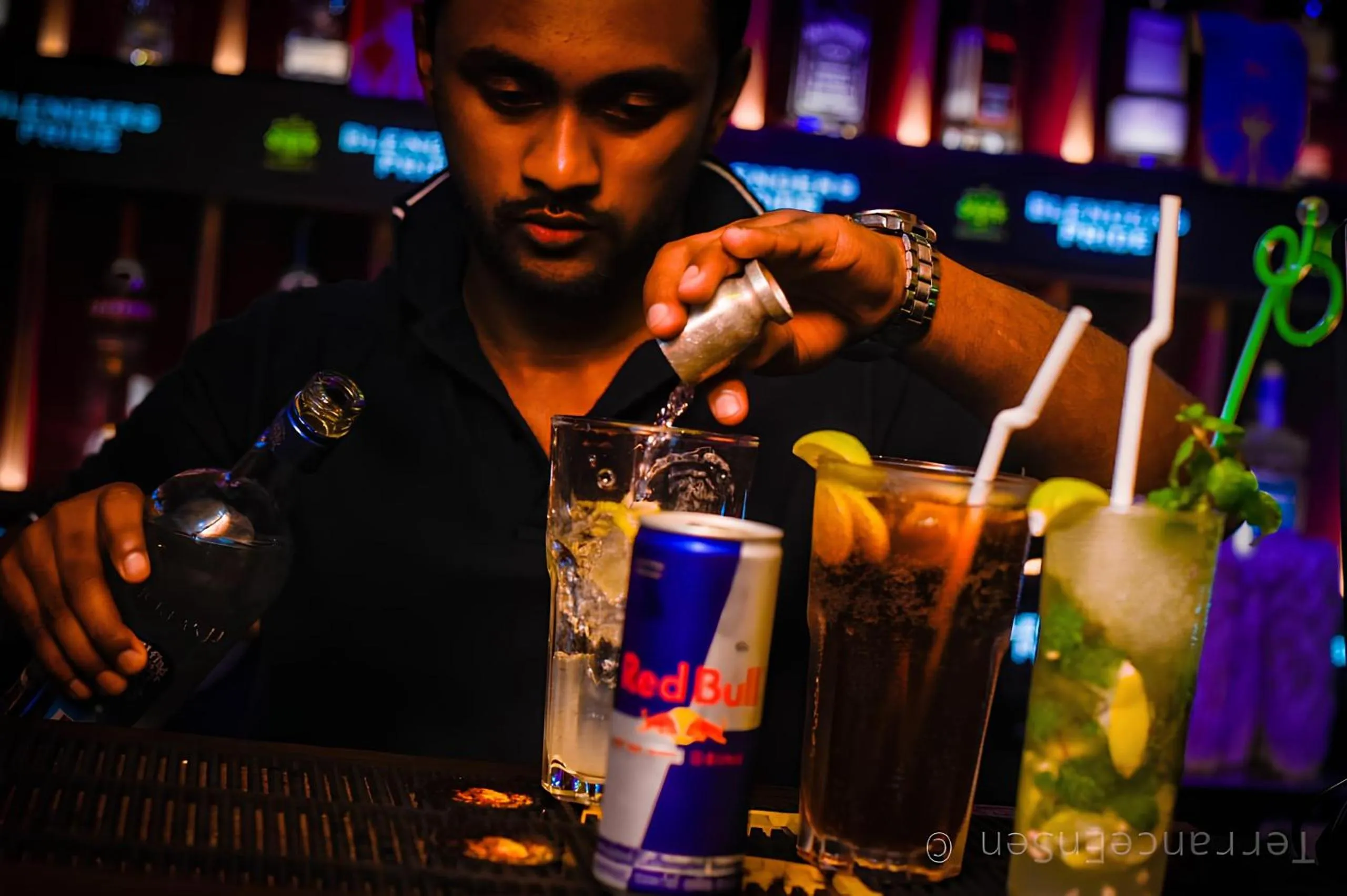 Nightclub / DJ in Sizzle Sports Club