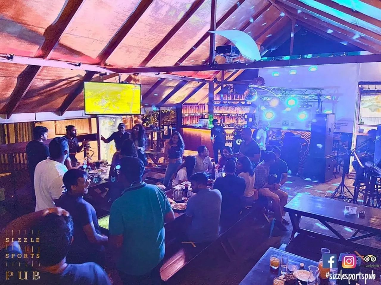 Restaurant/places to eat in Sizzle Sports Club