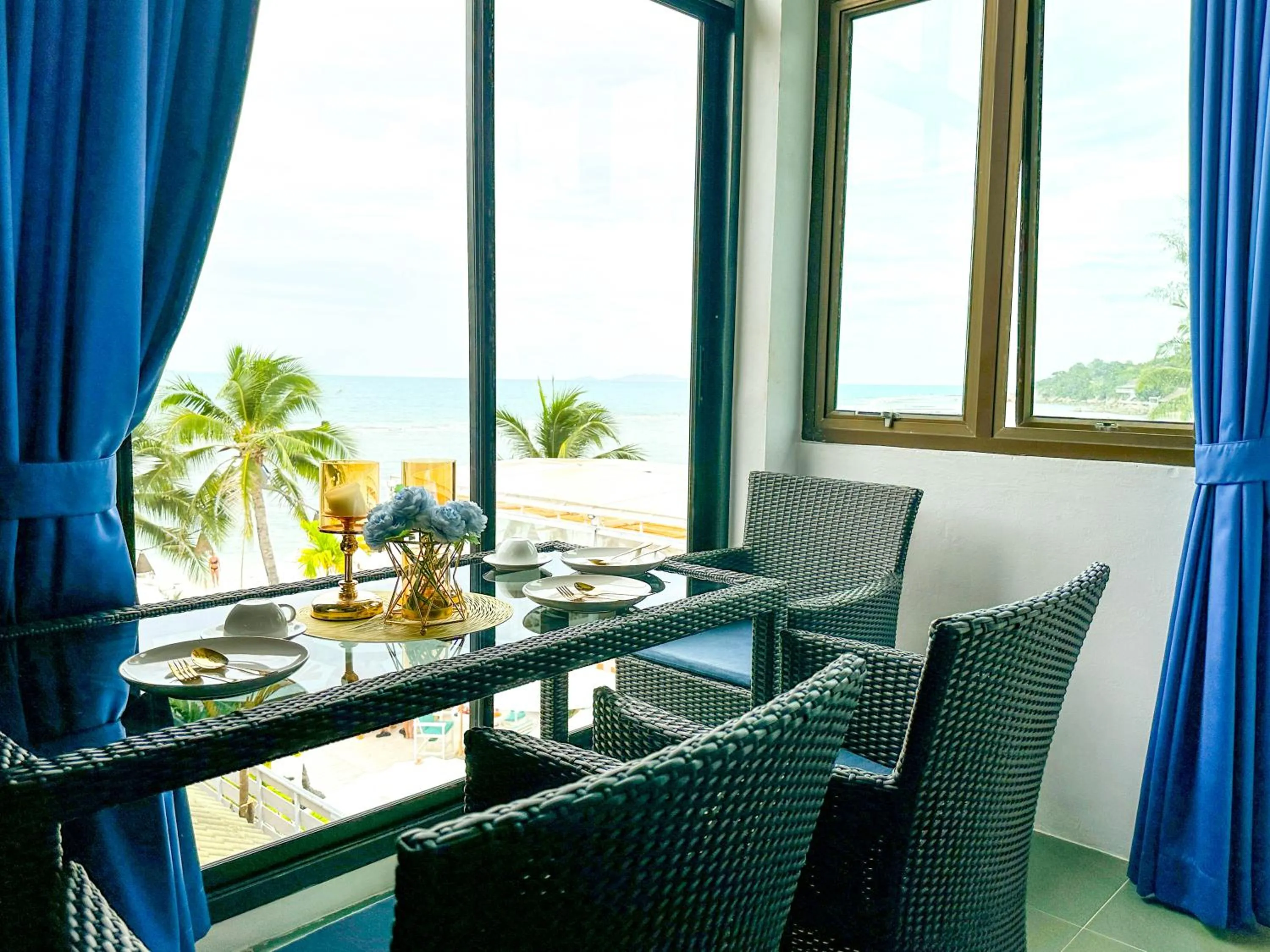 Dining area in Amara Beach Resort Koh Phangan