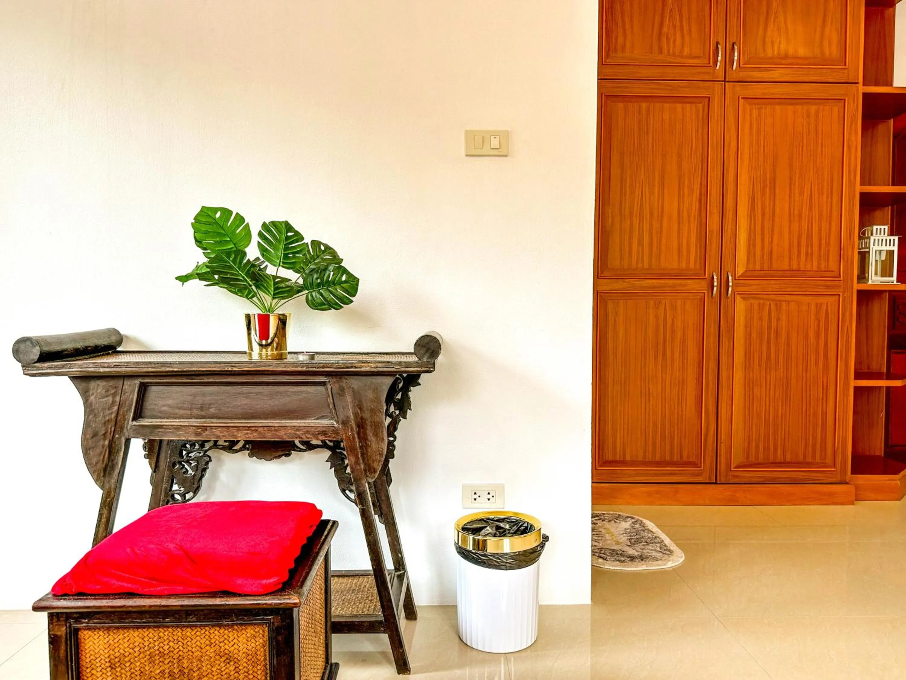 wardrobe in Amara Beach Resort Koh Phangan