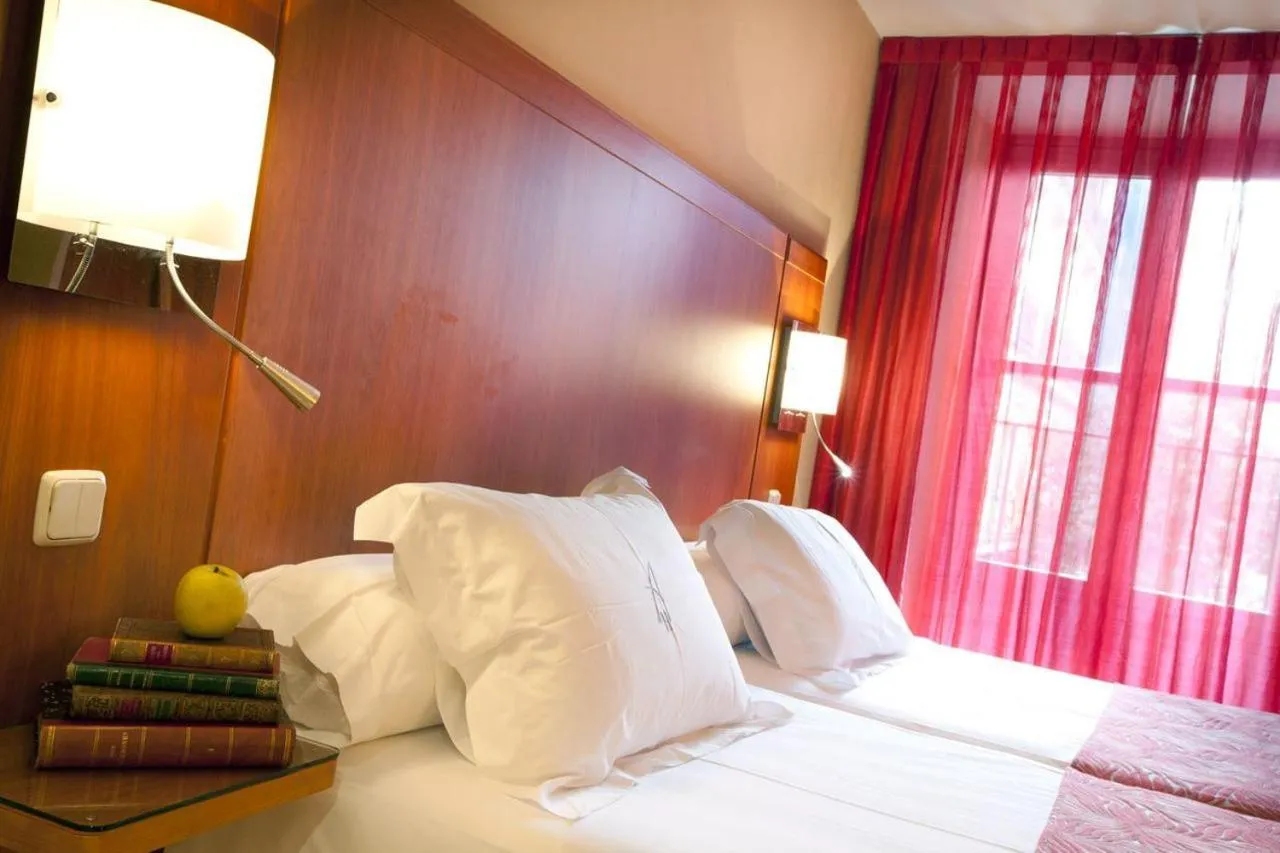 Bed in Ateneo Puerta del Sol