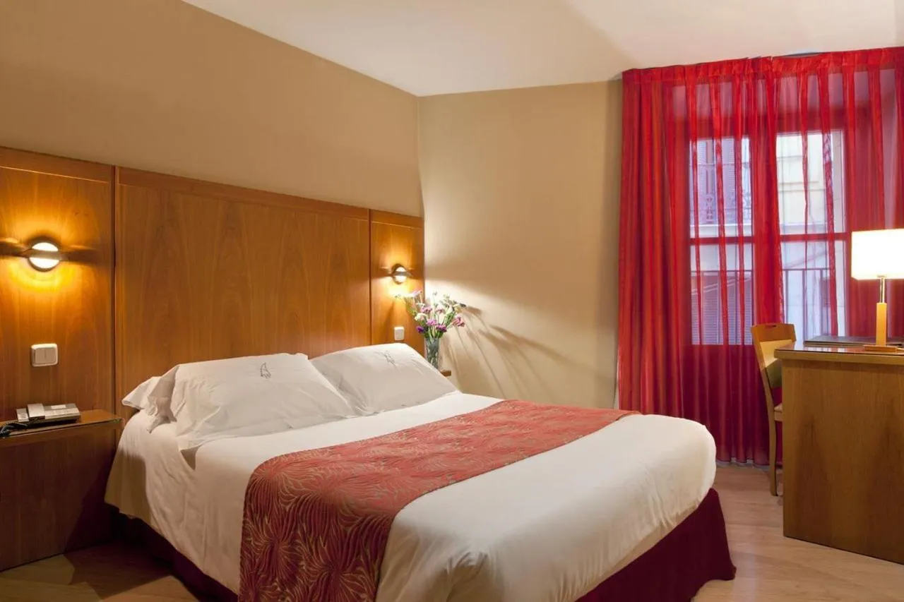 Bed in Ateneo Puerta del Sol