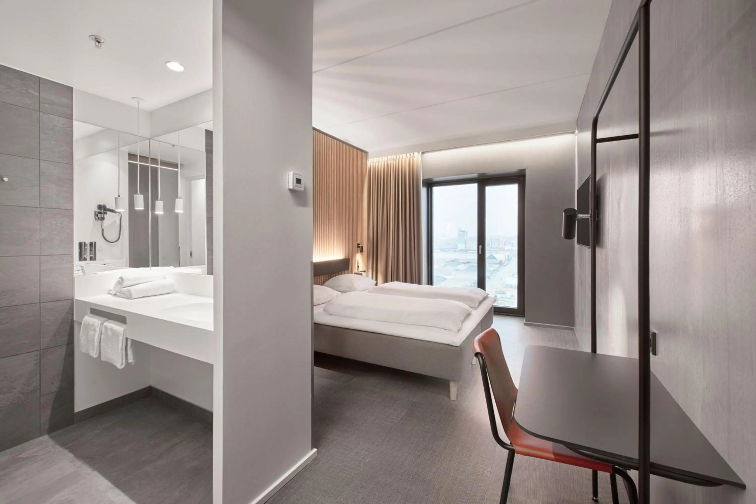 Photo of the whole room, Bed in Four Points Flex by Sheraton Vejle