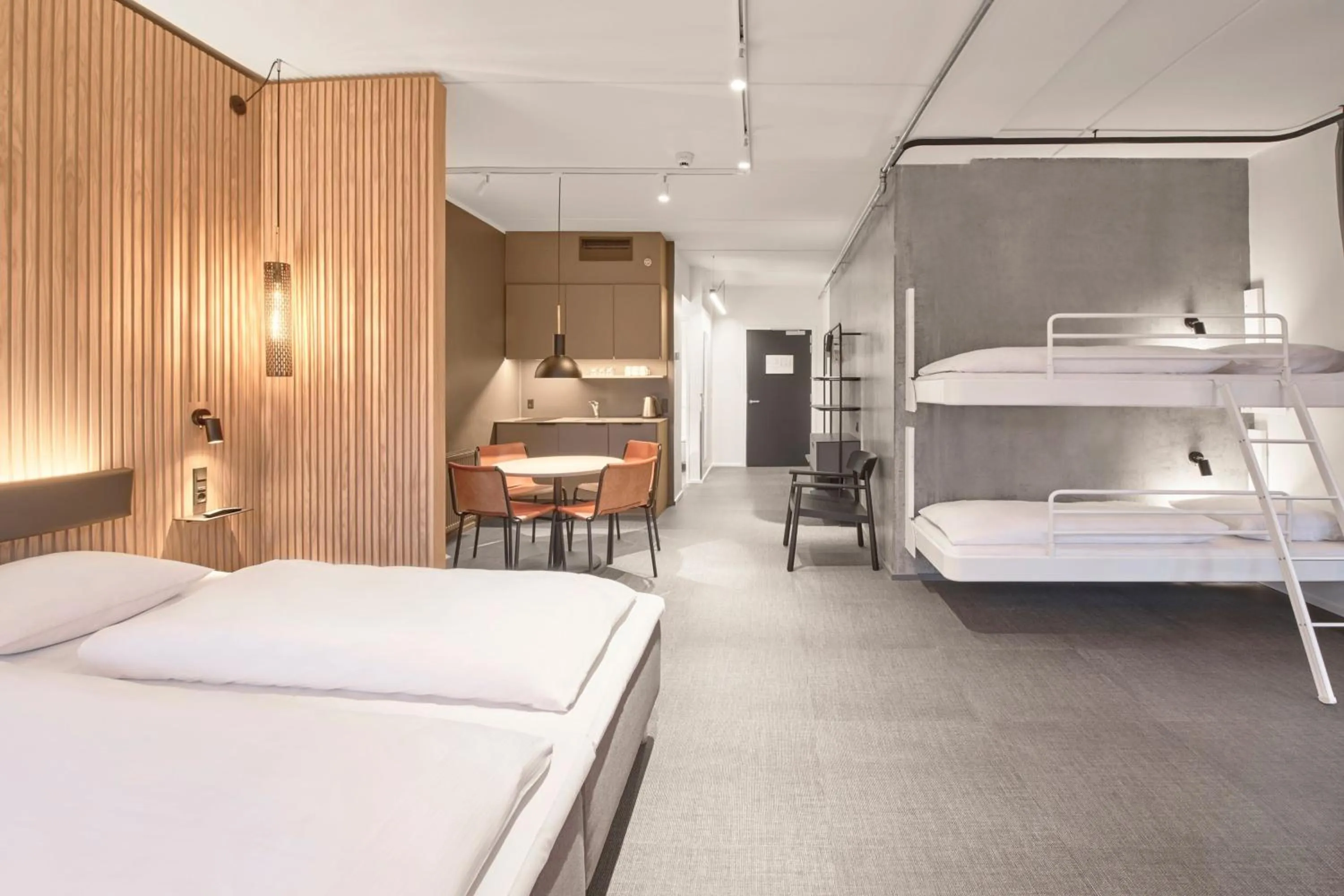 Photo of the whole room, Bed in Four Points Flex by Sheraton Vejle