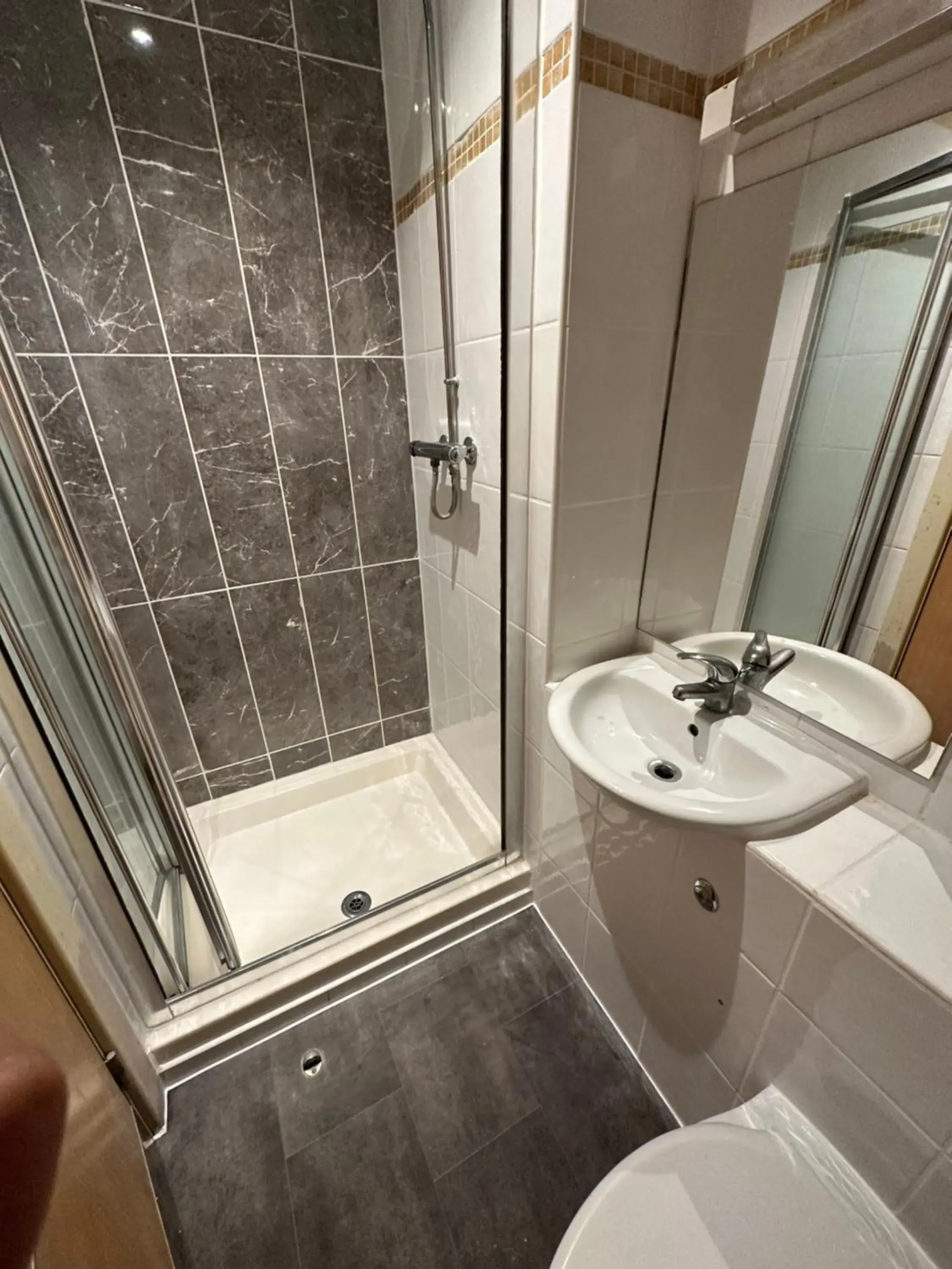 Single Room with Ensuite Bathroom in Berkeley Court Hotel Single Room with Ensuite Bathroom in Berkeley Court Hotel