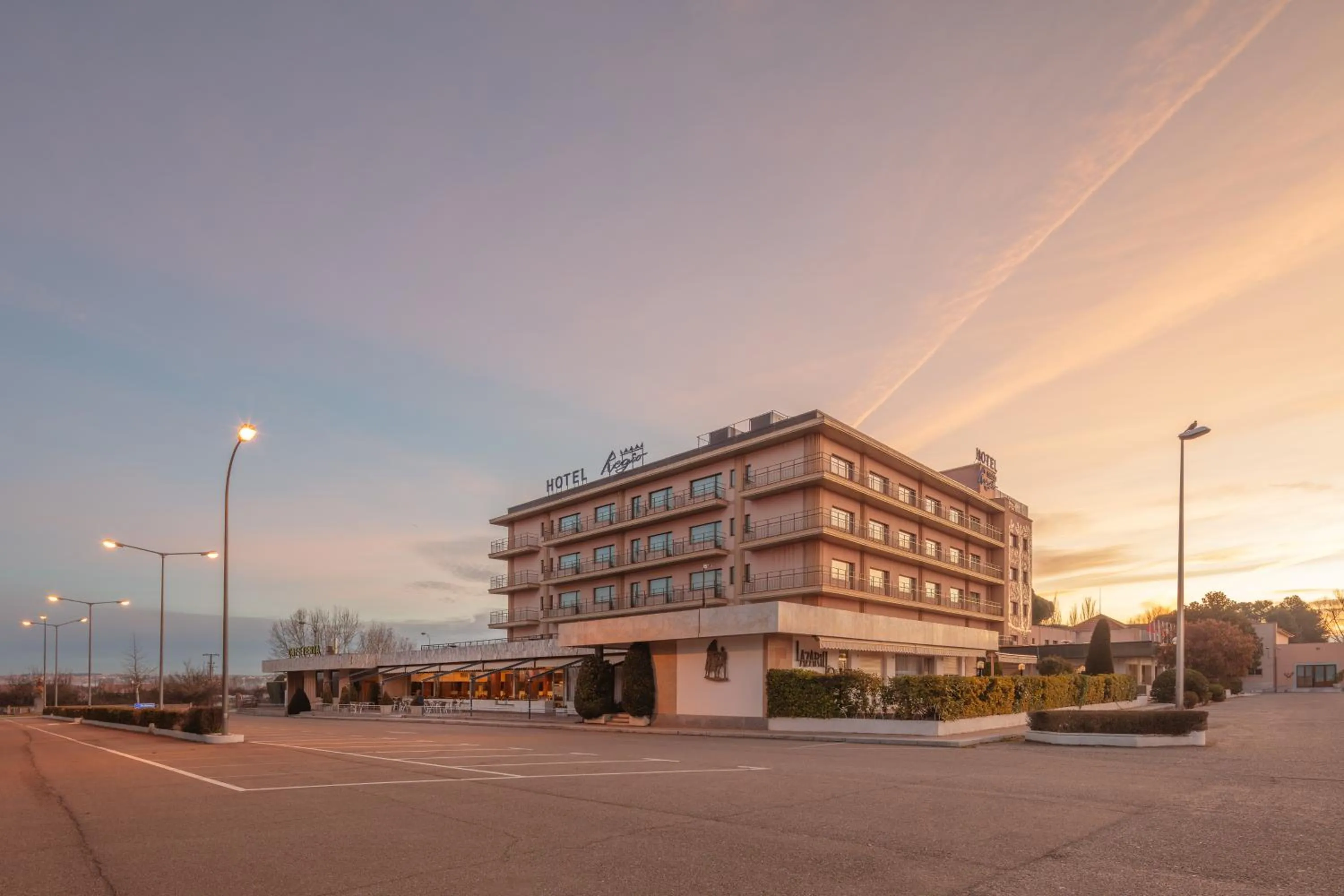 Facade/entrance in Crisol Regio