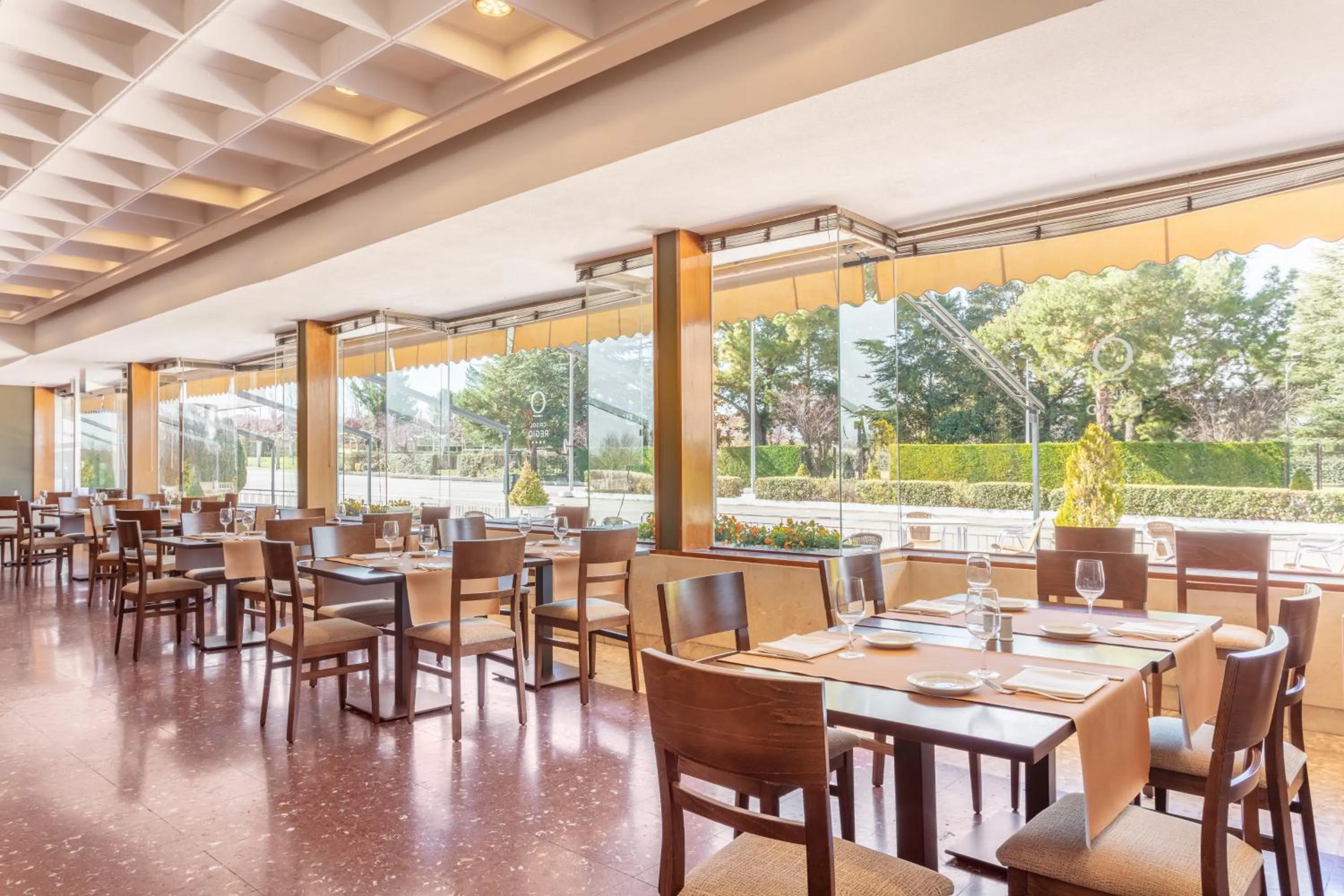 Restaurant/places to eat in Crisol Regio