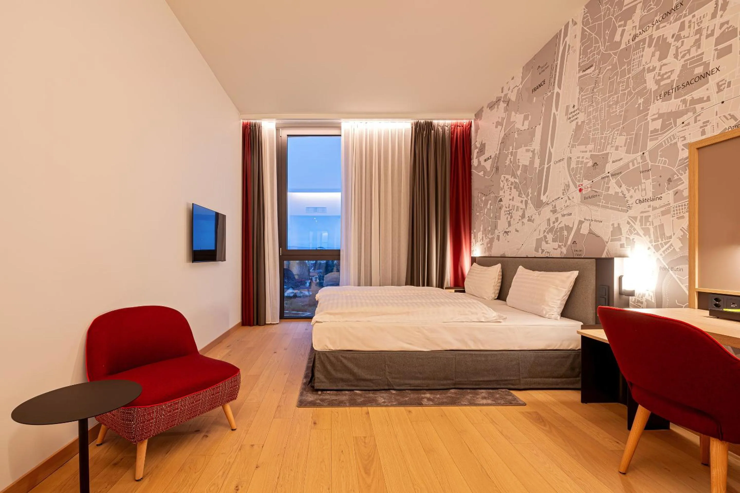 Bedroom, Bed in IntercityHotel Geneva