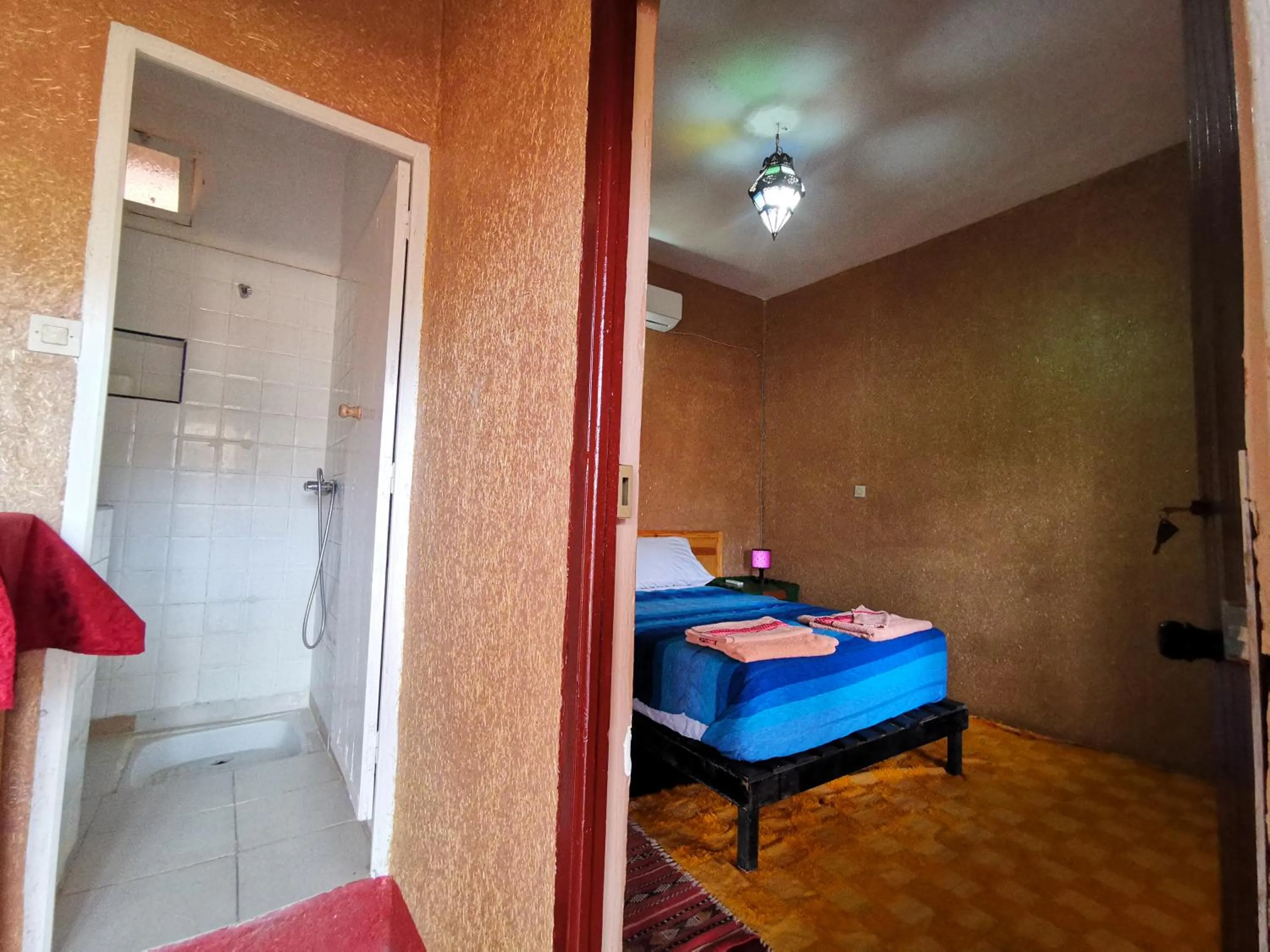 Bathroom, Bed in Riad Dar Zaouia