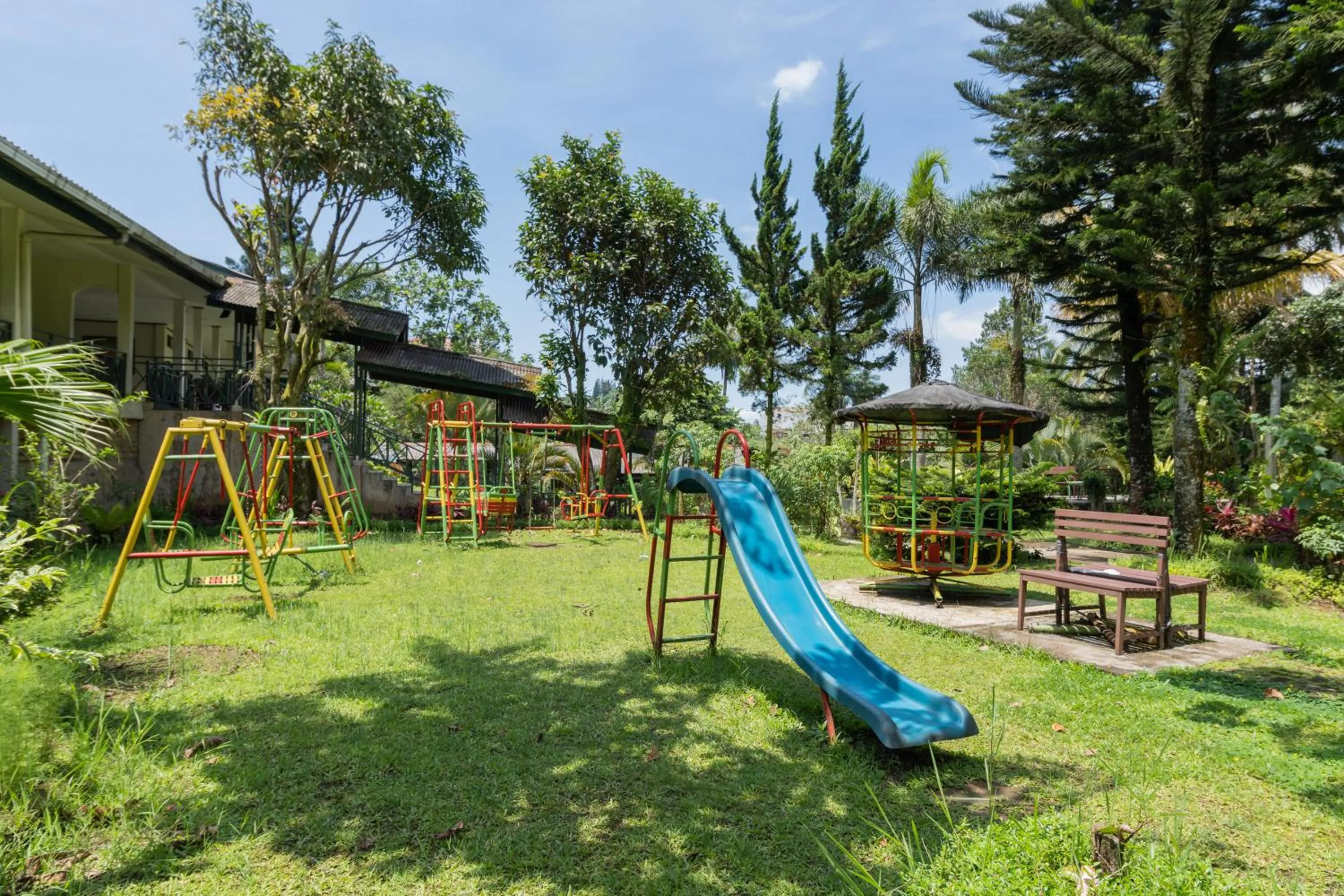 Children play ground in Urbanview Hotel Griya Astoeti 2 Cisarua Puncak
