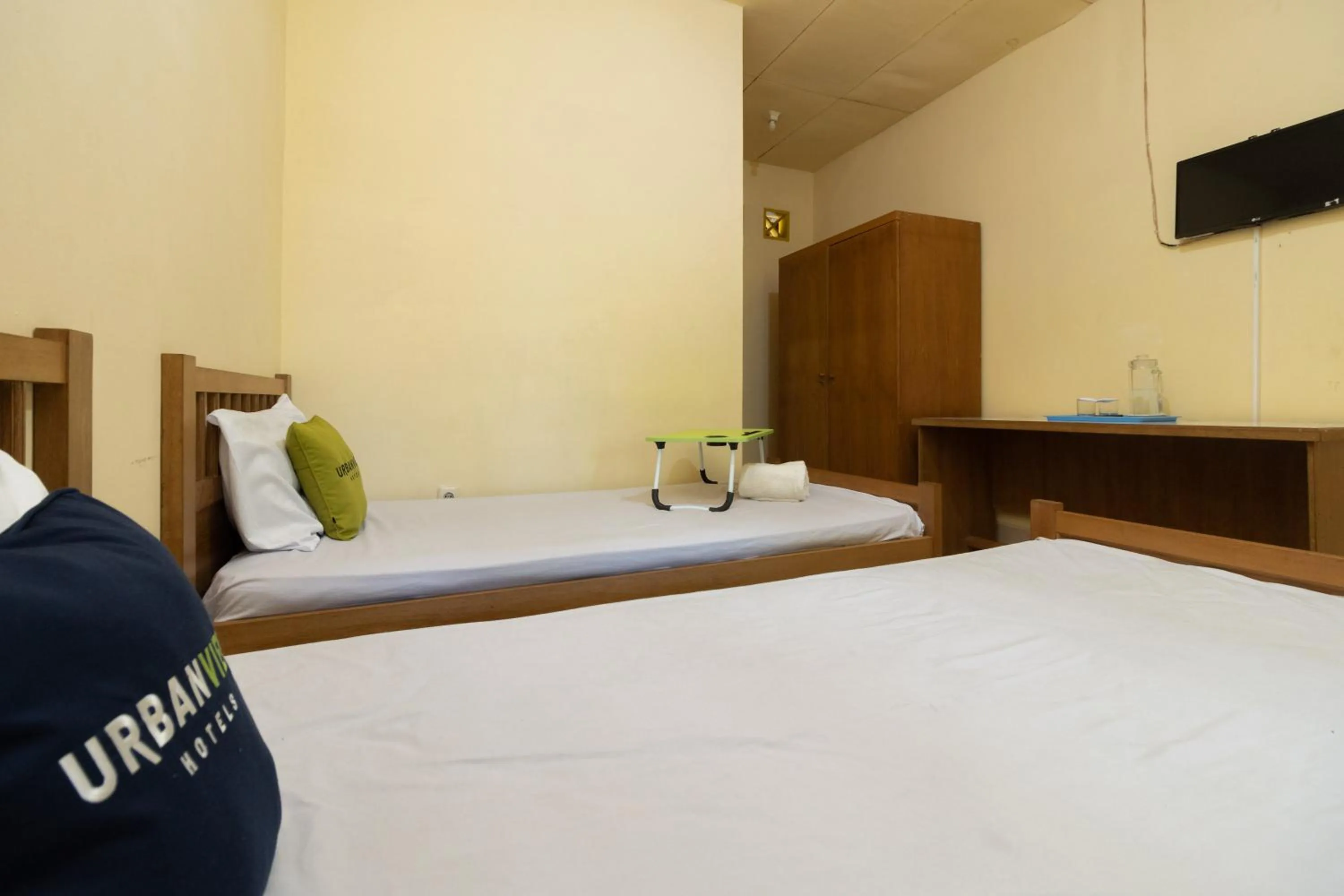 Bedroom, Bed in Urbanview Hotel Griya Astoeti 2 Cisarua Puncak