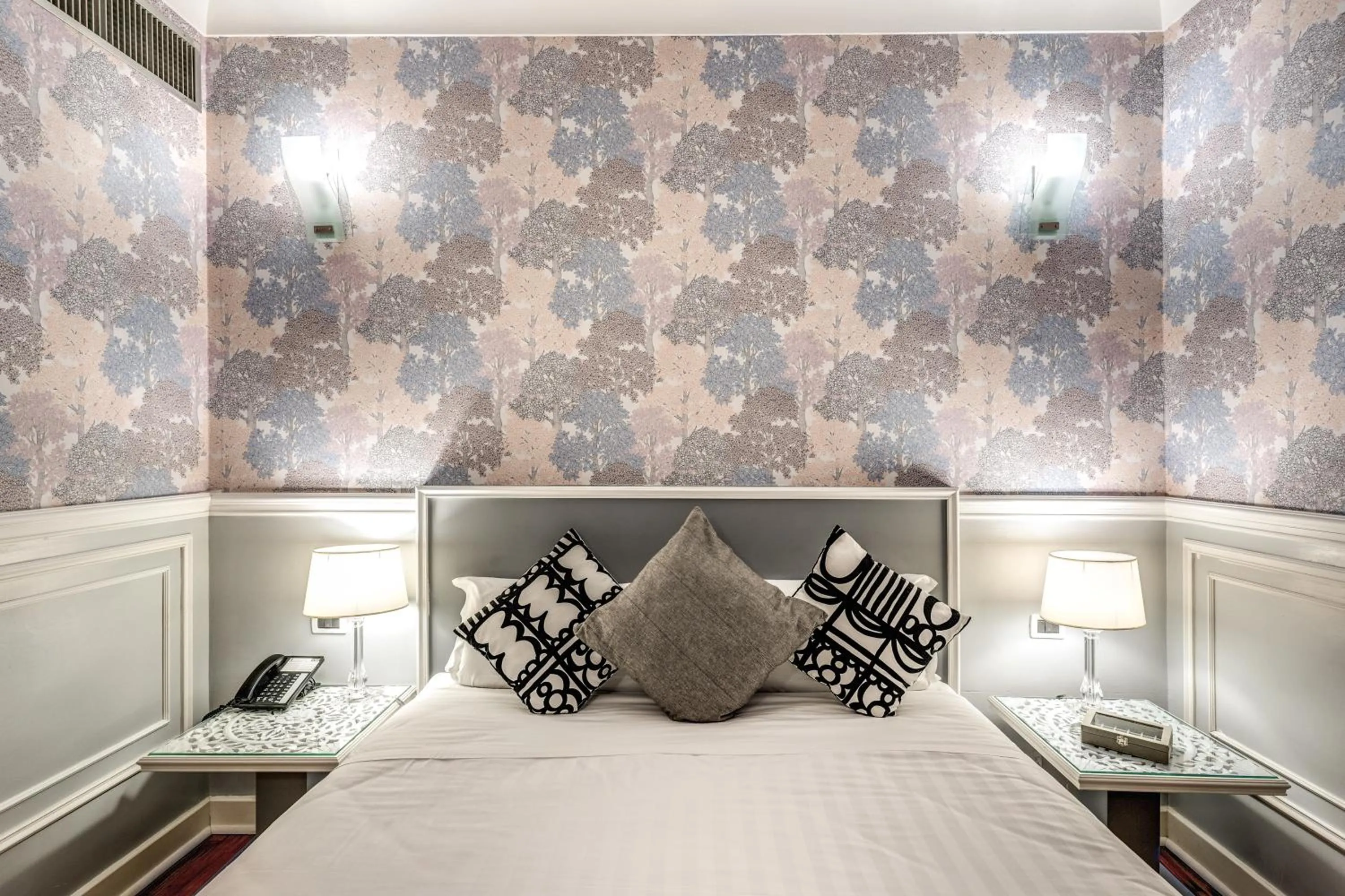 Bed in Mangili Garden Hotel