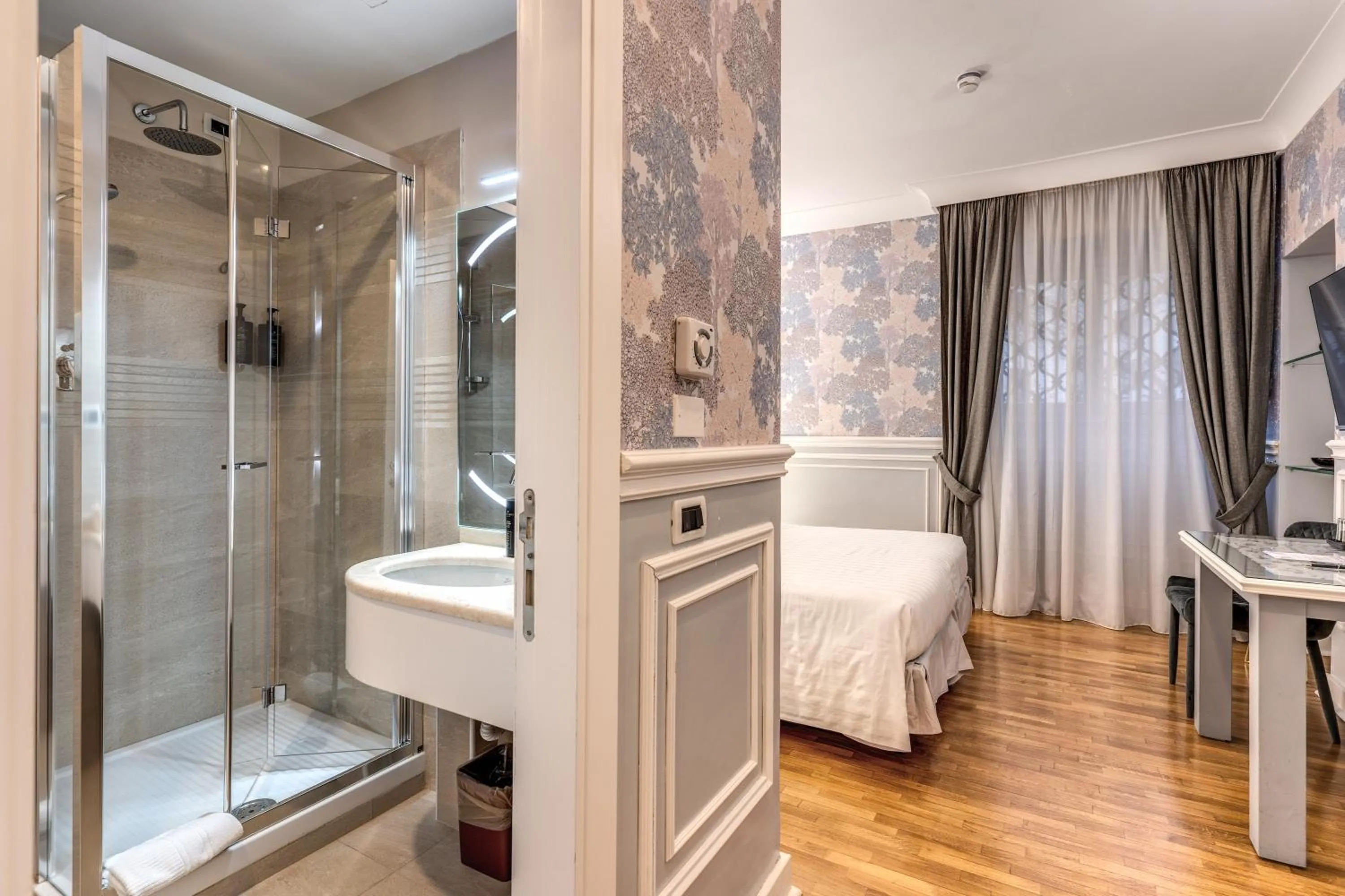 Bedroom in Mangili Garden Hotel