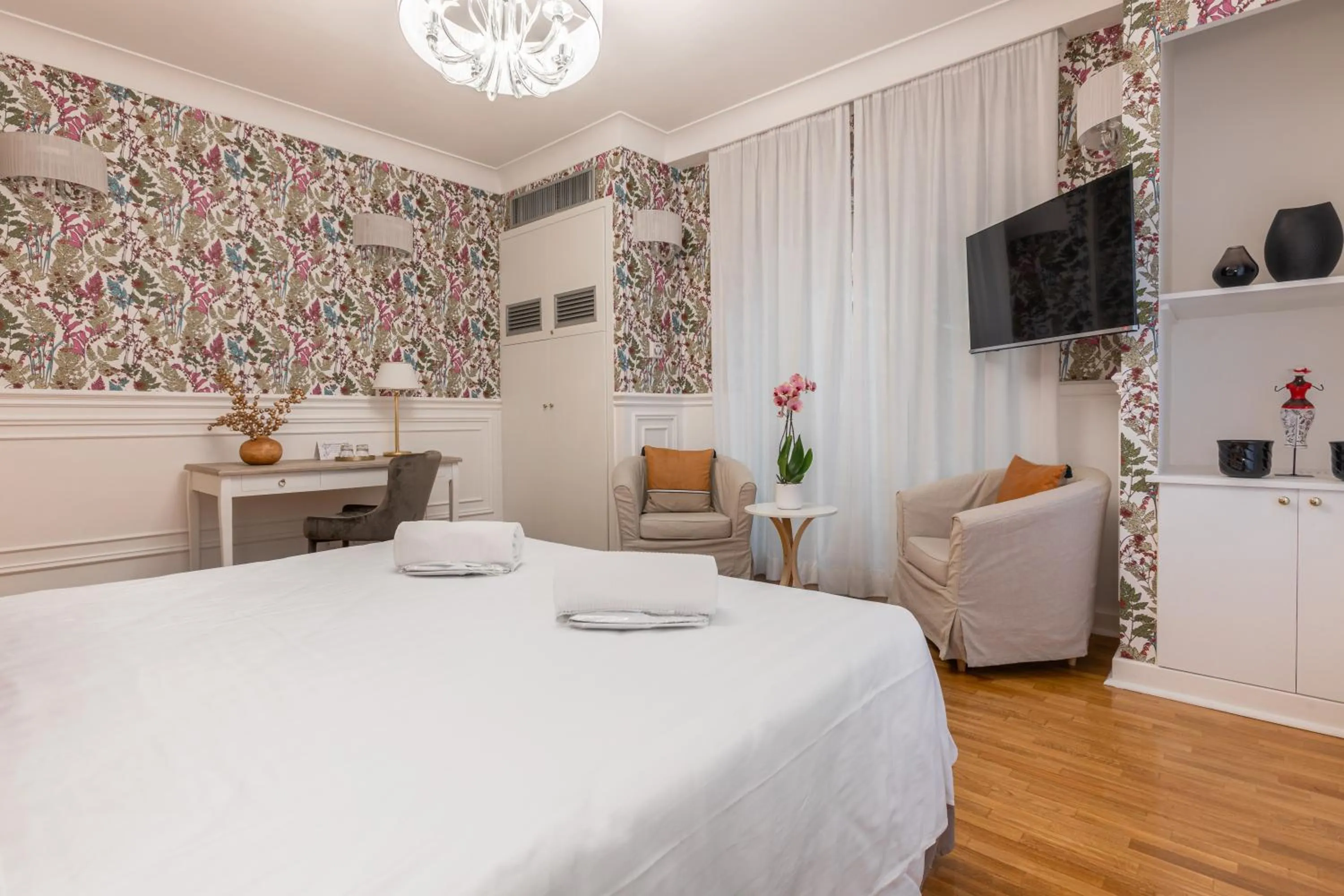 Bedroom, Bed in Mangili Garden Hotel