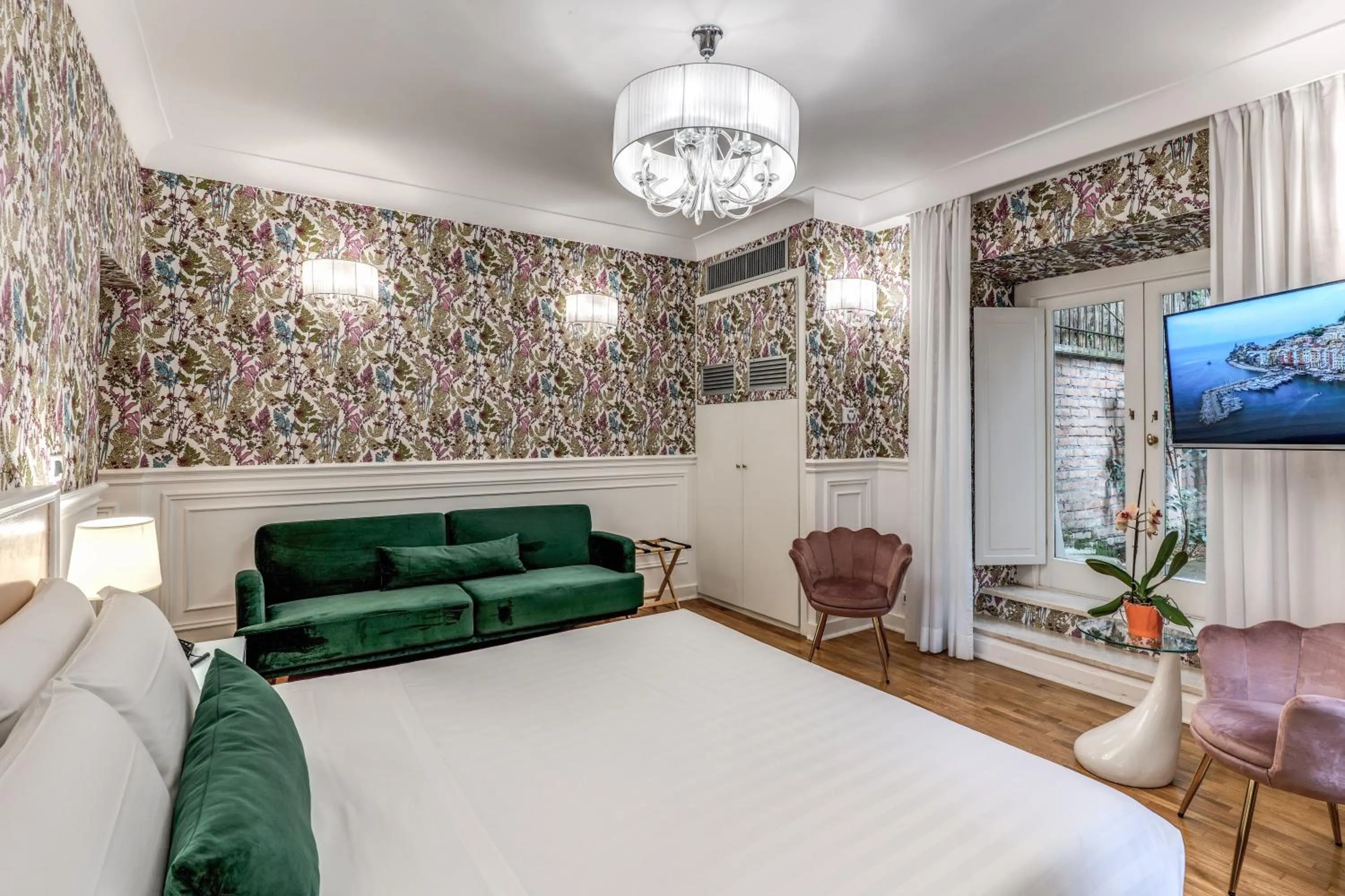 Bedroom, Bed in Mangili Garden Hotel