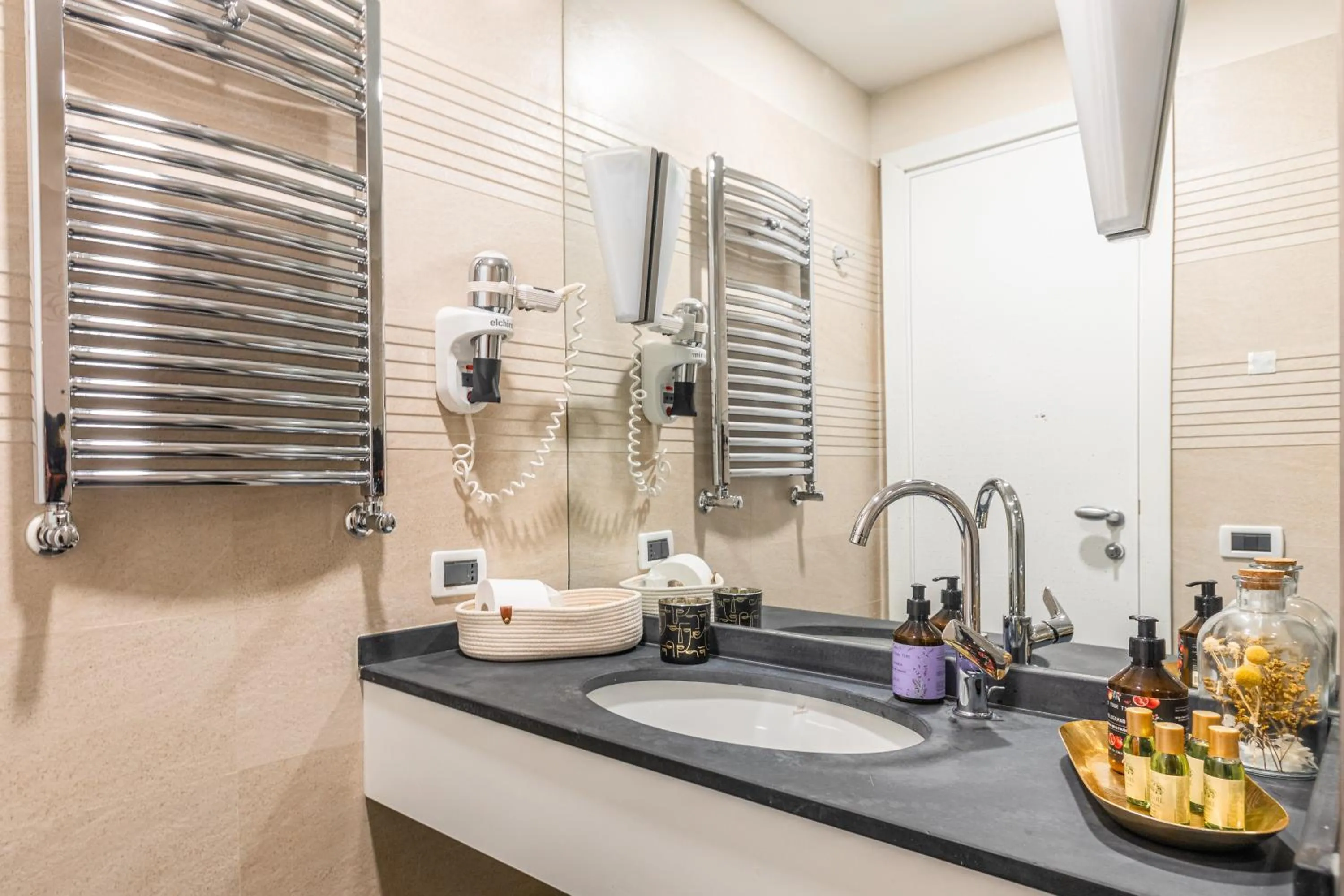 Bathroom in Mangili Garden Hotel