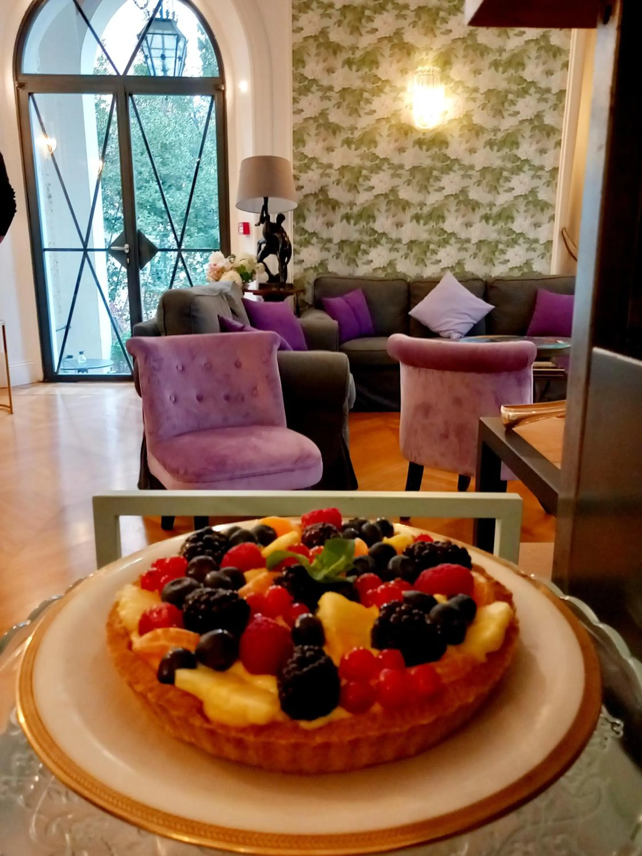 Restaurant/places to eat in Mangili Garden Hotel