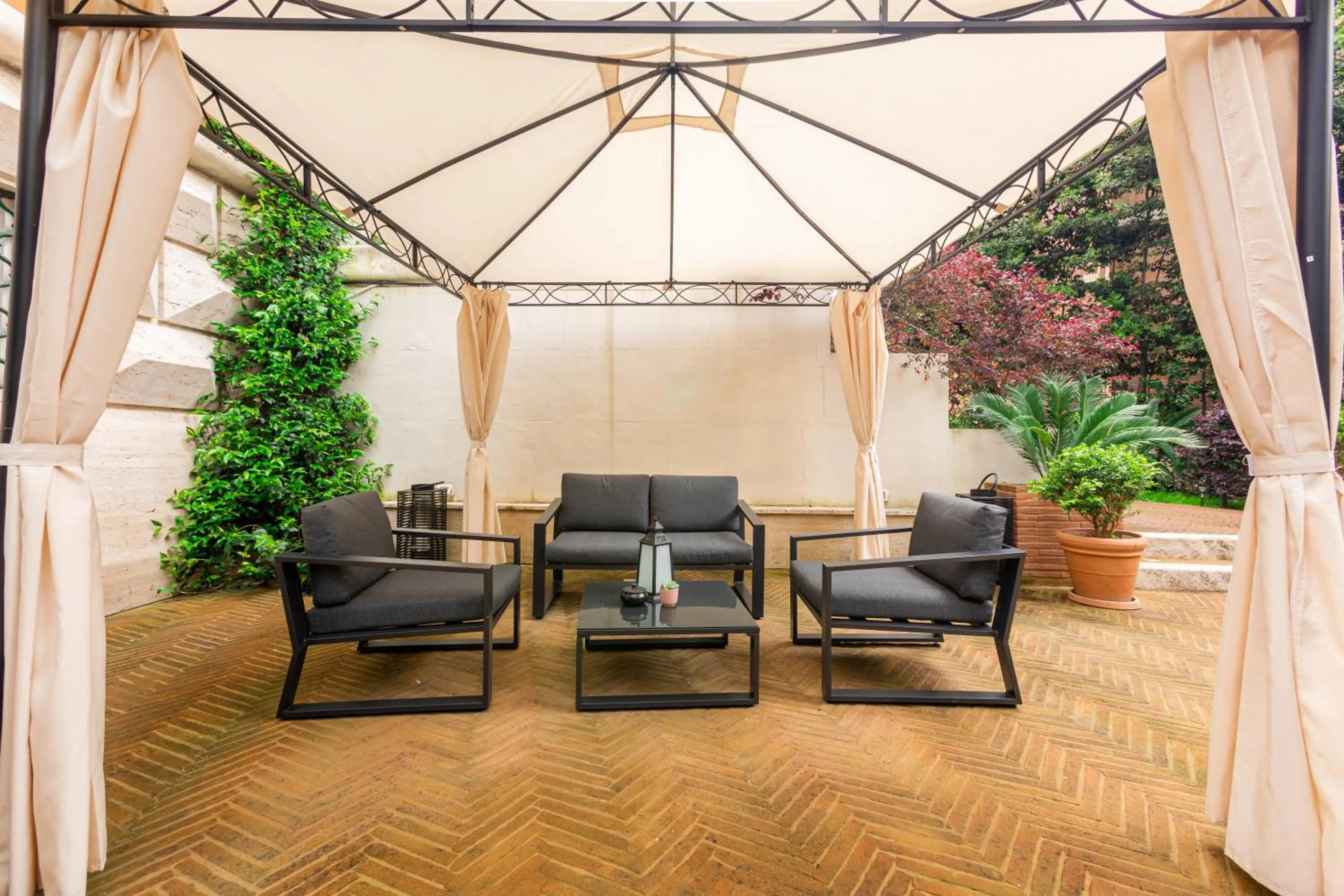 Garden in Mangili Garden Hotel