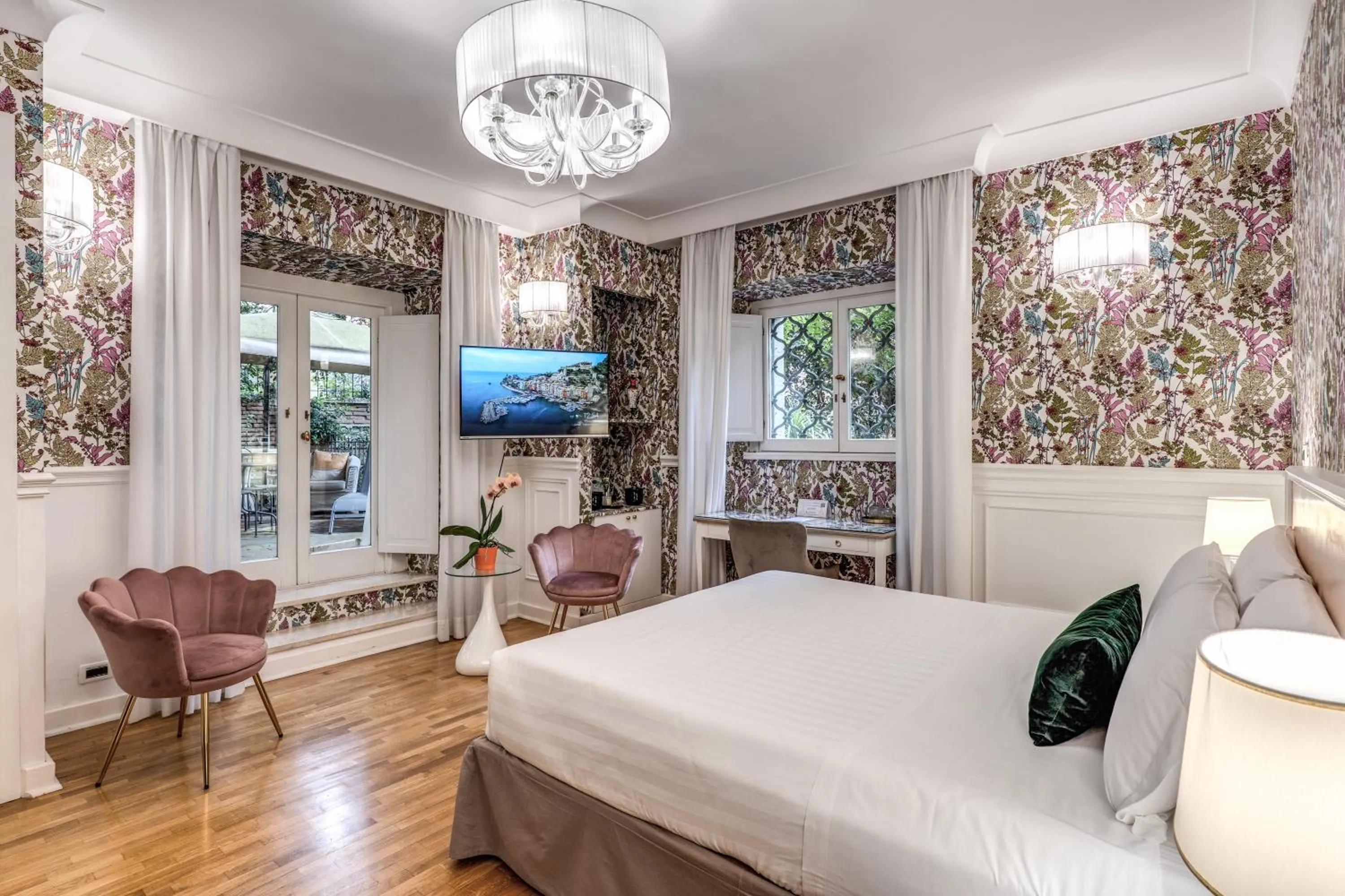 Bedroom, Bed in Mangili Garden Hotel