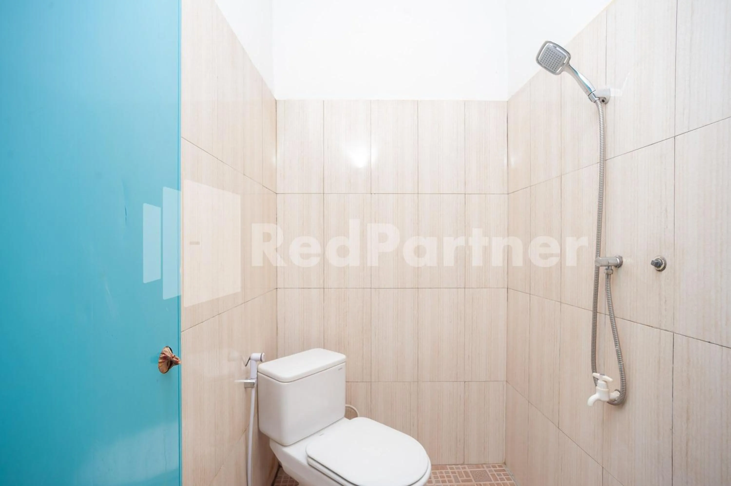 Bathroom in Wisma Juanda Bogor Mitra RedDoorz