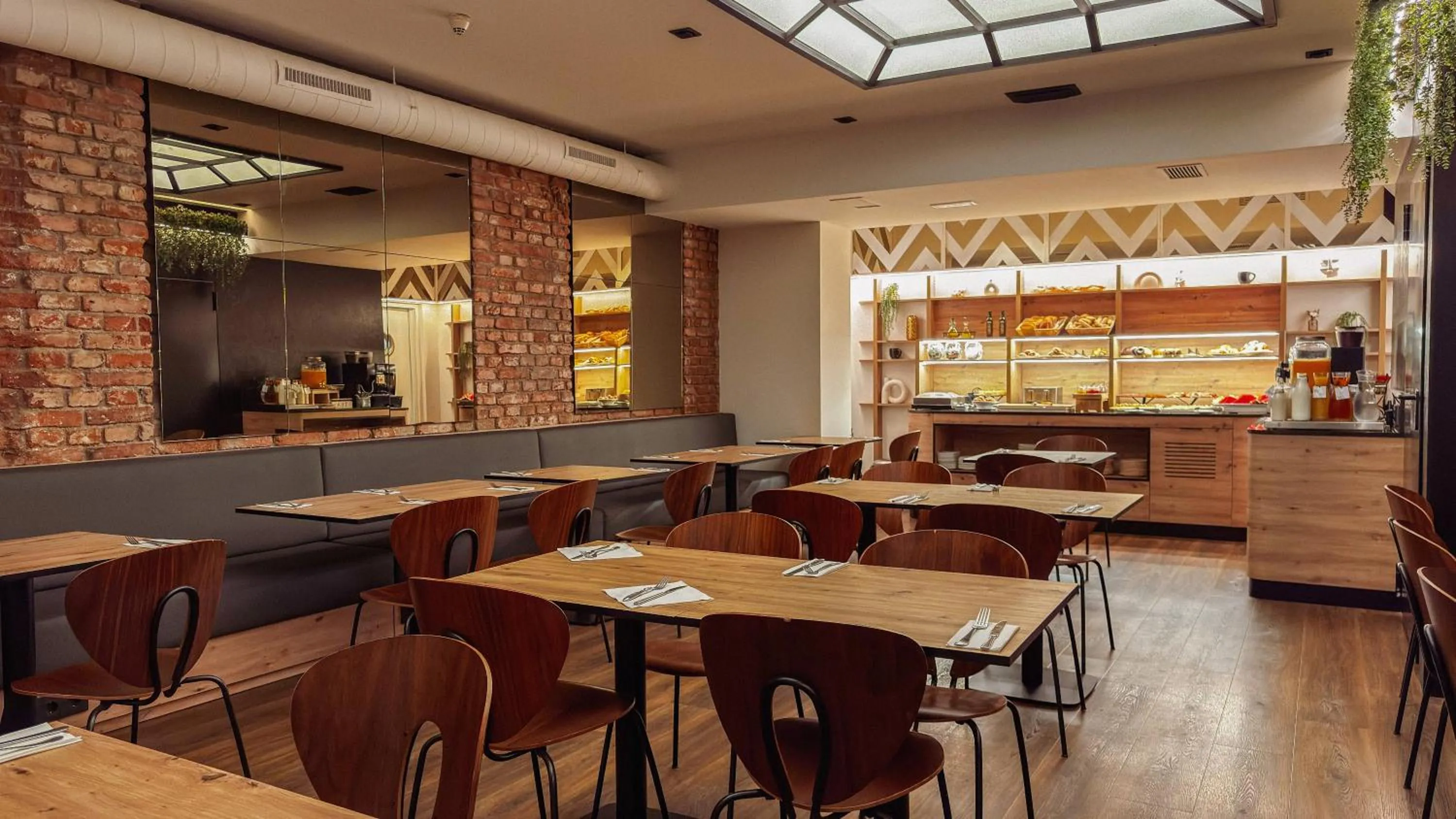 Breakfast in Petit Palace Chueca