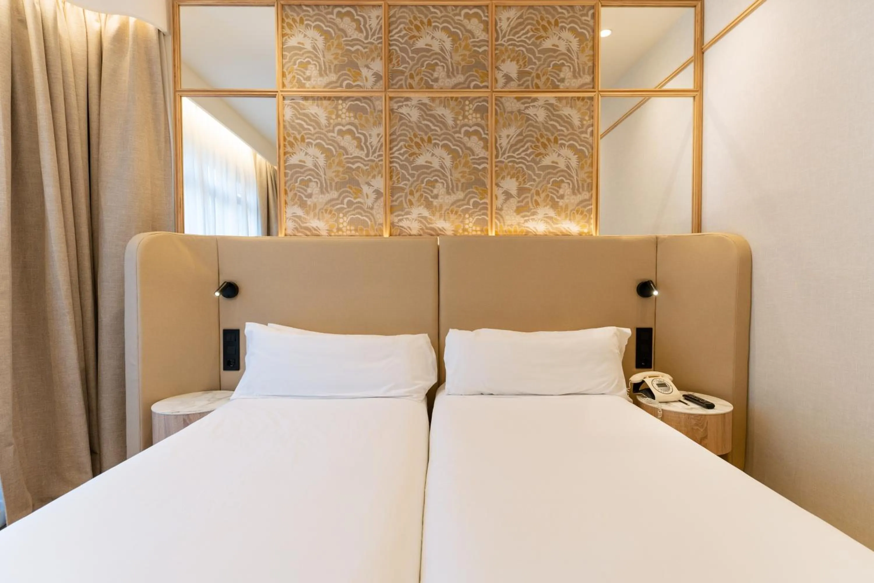 Bedroom, Bed in Petit Palace Chueca