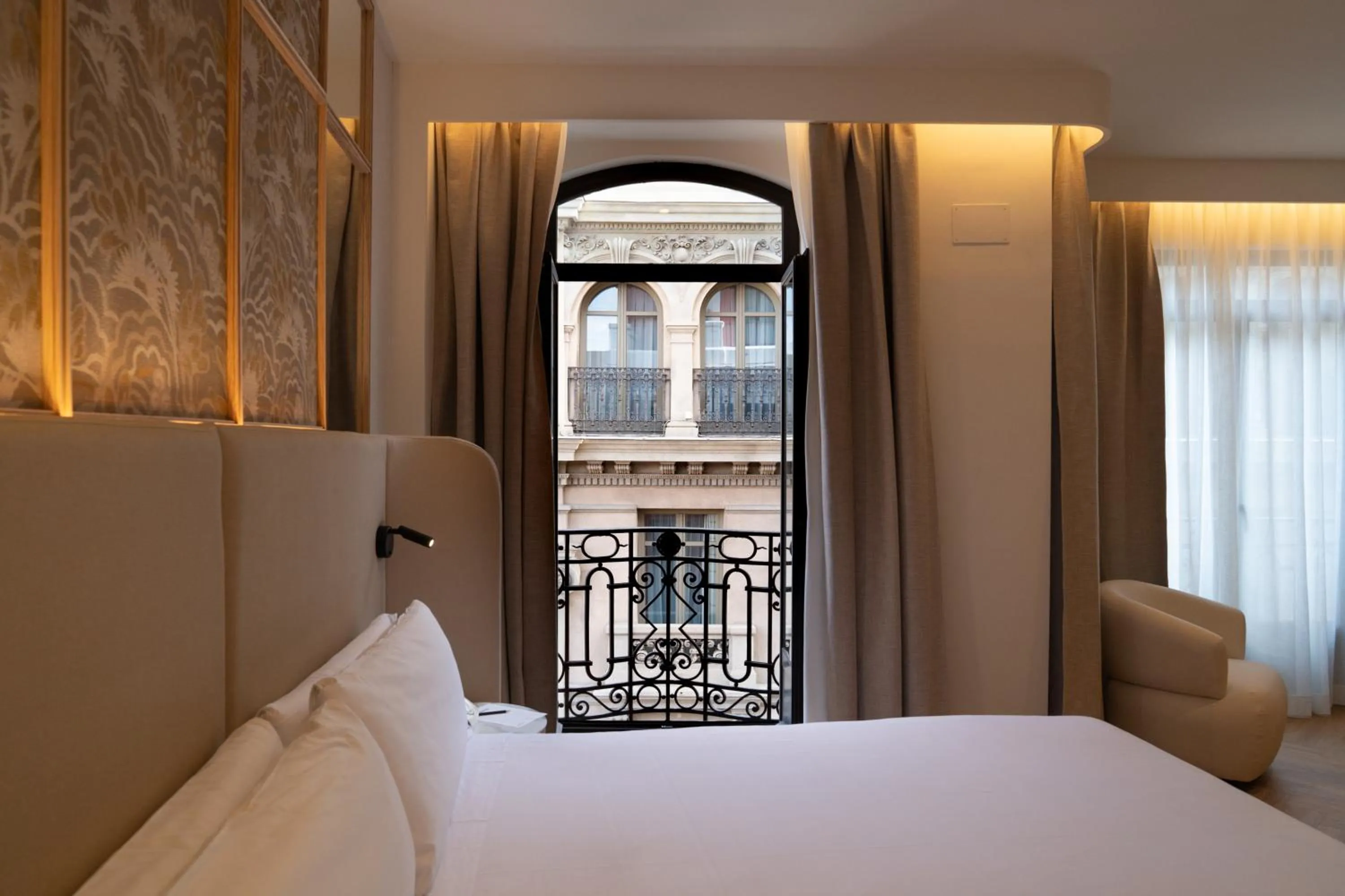 Balcony/Terrace, Bed in Petit Palace Chueca