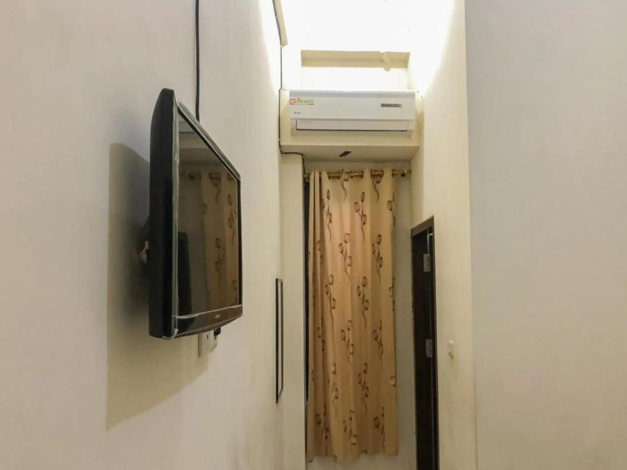 TV and multimedia in Hotel Lido 88 Sorong Mitra RedDoorz