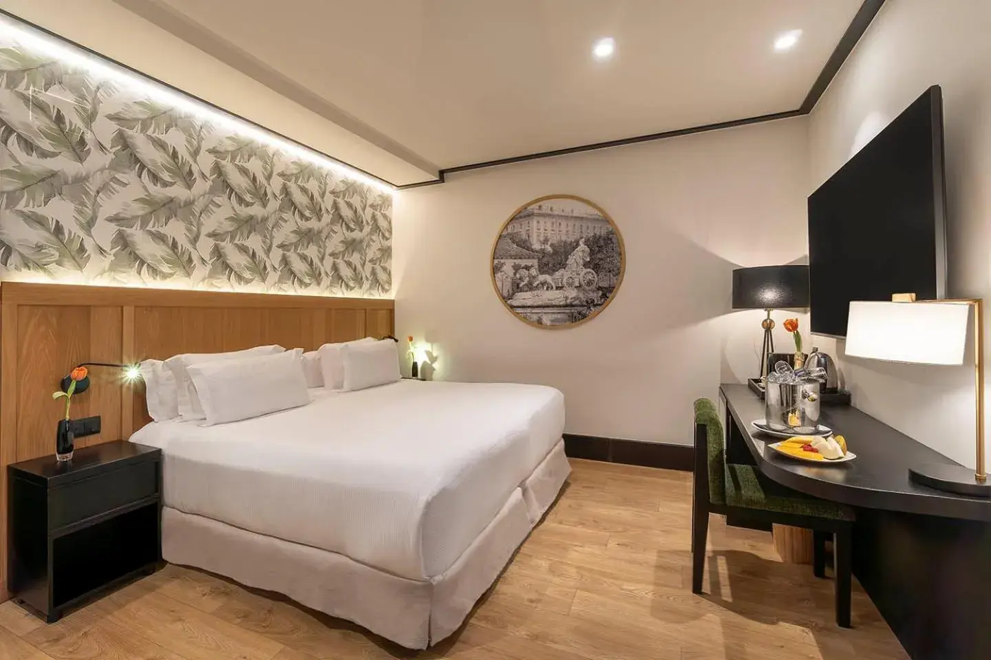 Deluxe Double Room with Terrace in H10 Puerta de Alcalá 4 Sup Deluxe Double Room with Terrace in H10 Puerta de Alcalá 4 Sup