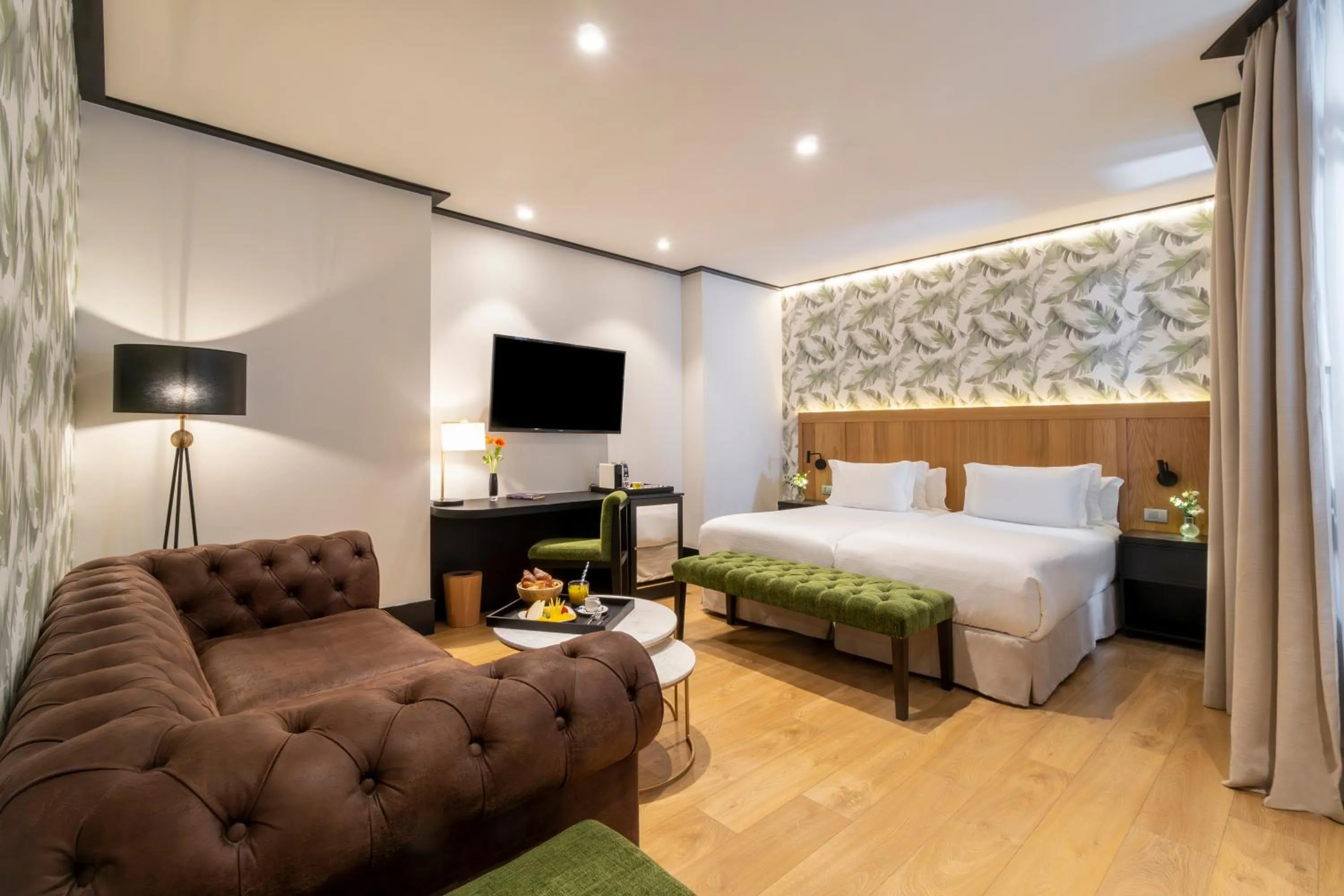 Bed in H10 Puerta de Alcalá 4 Sup