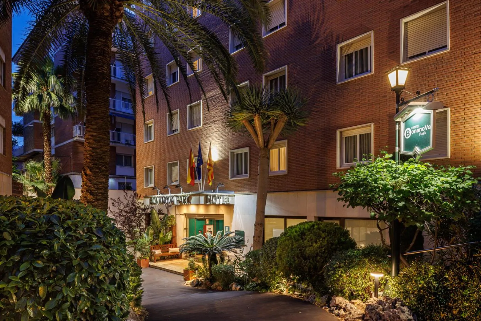 Facade/entrance in Bonanova Park