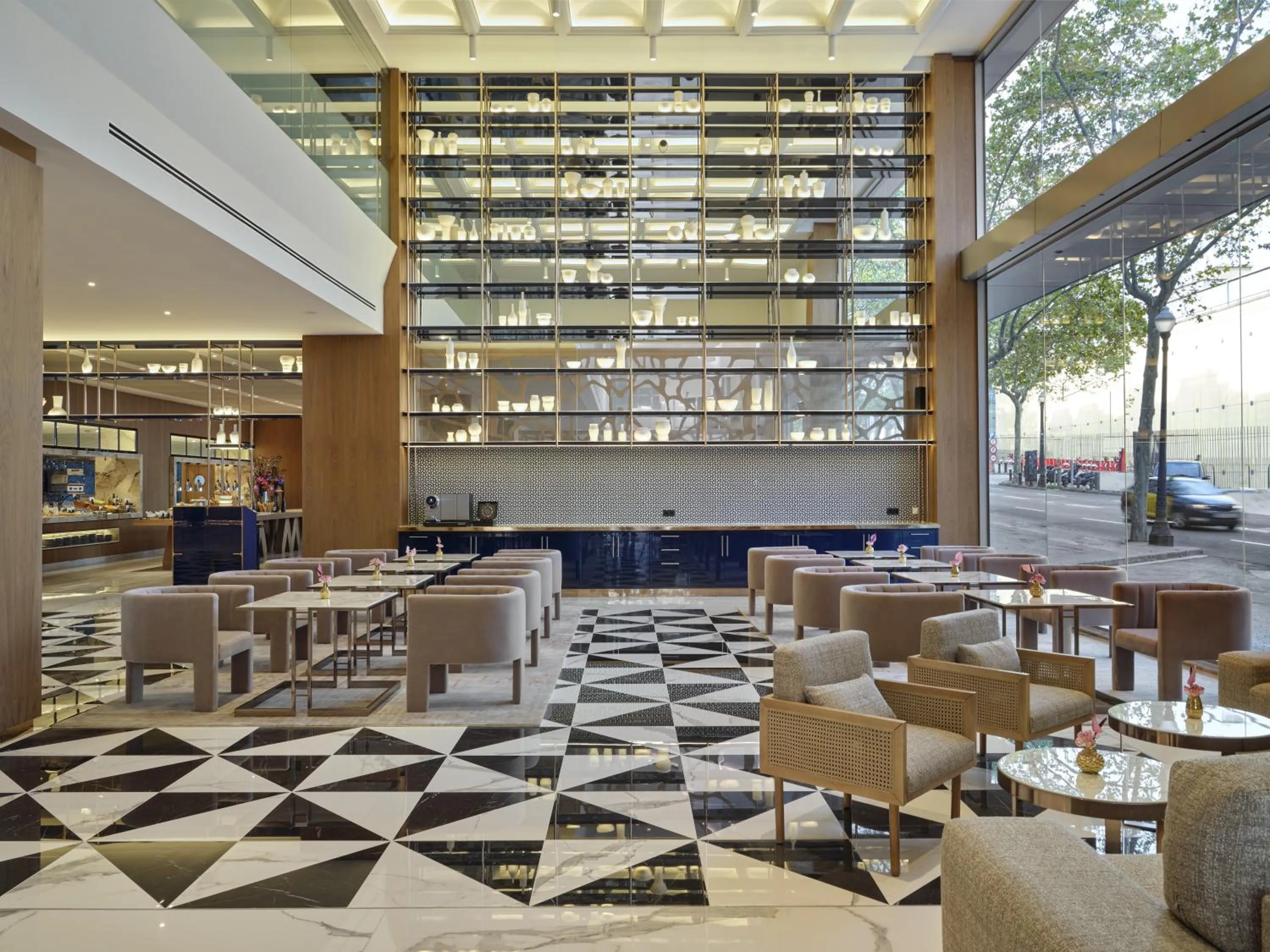 Lounge or bar in InterContinental Barcelona by IHG