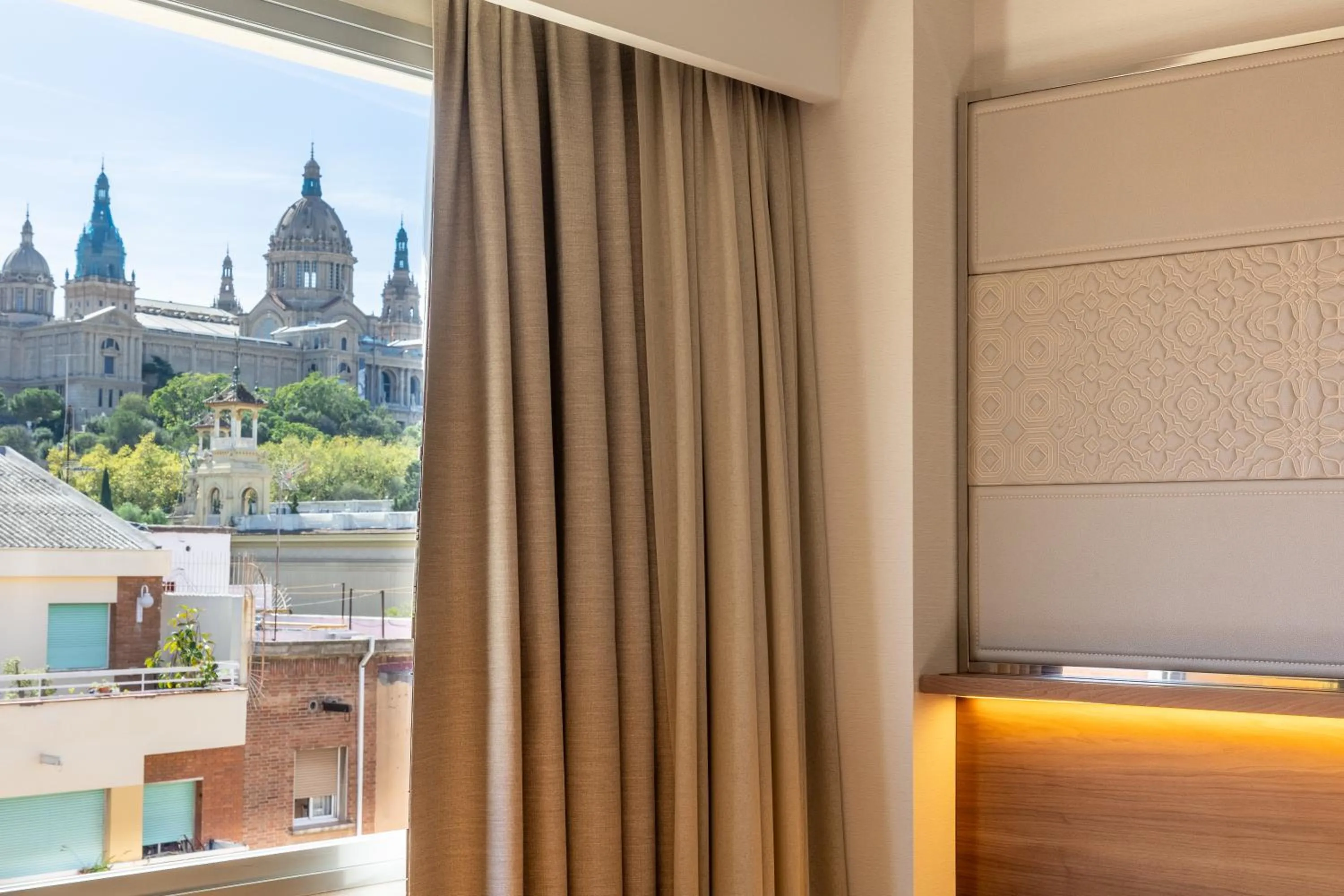 View (from property/room), Bed in InterContinental Barcelona by IHG