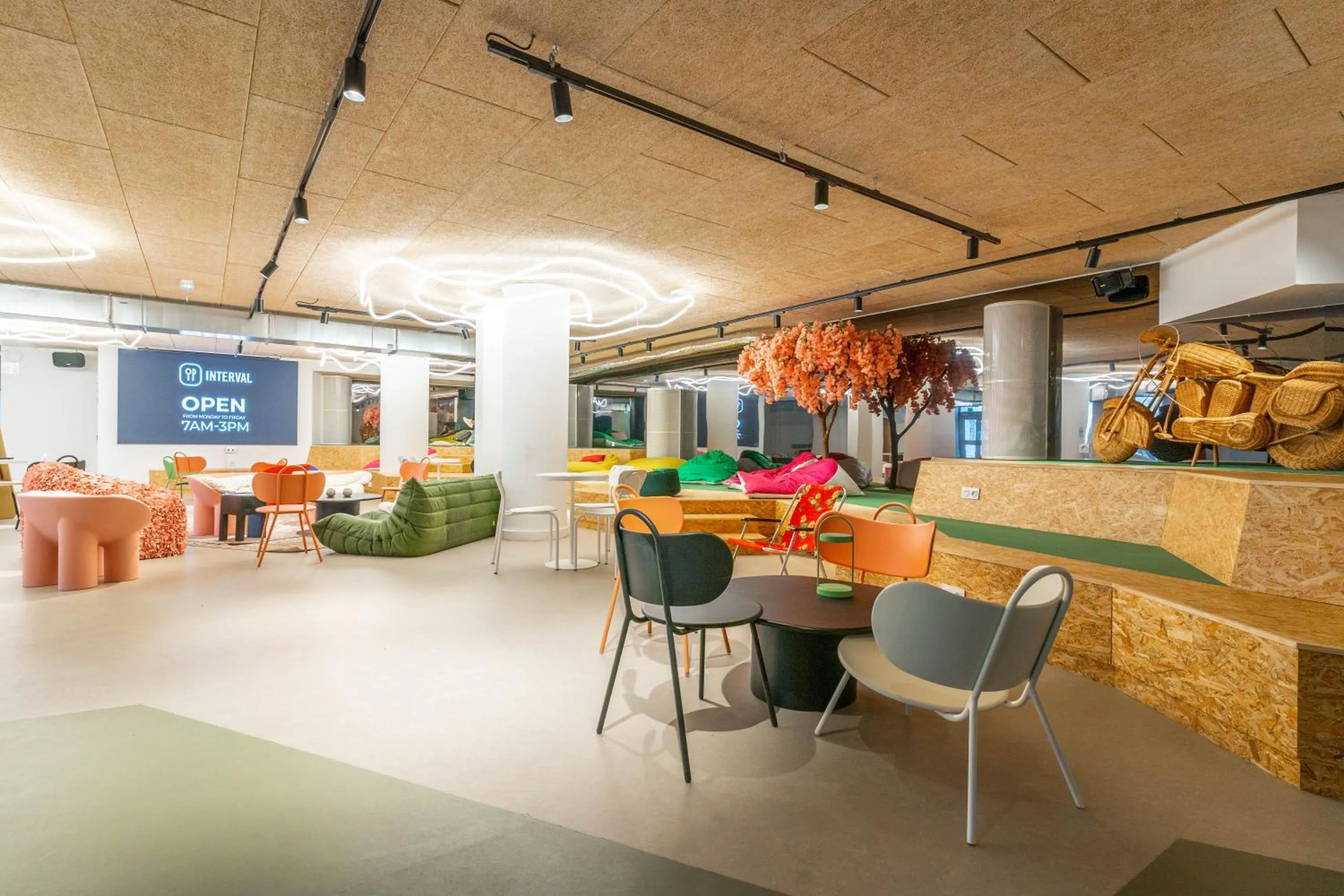 Lounge or bar in Ecla Paris Noisy-le-Grand