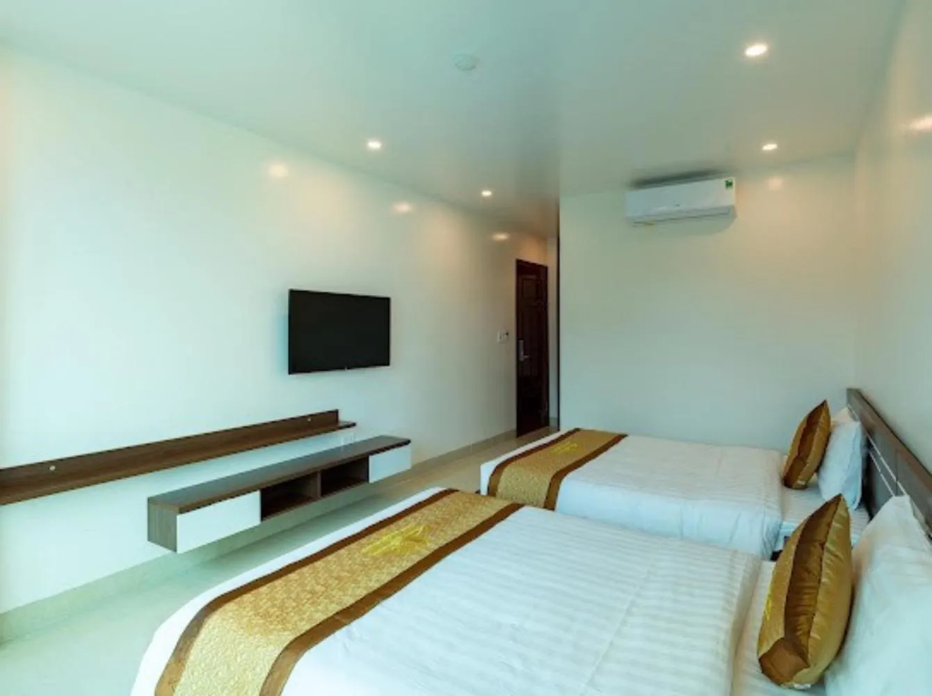 Bed in Tung Quang Hotel