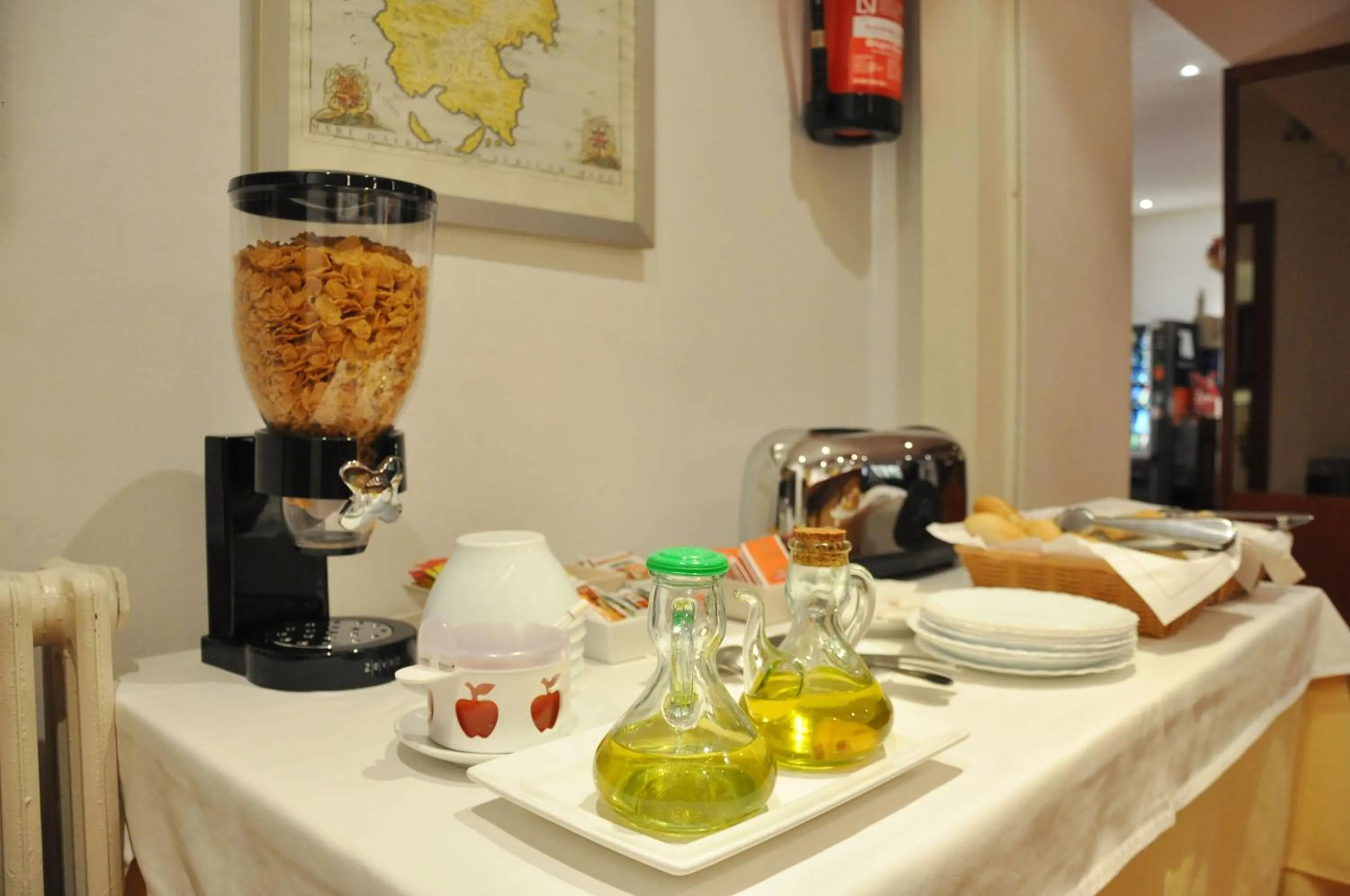 Restaurant/places to eat in Hotel Alguer Camp Nou