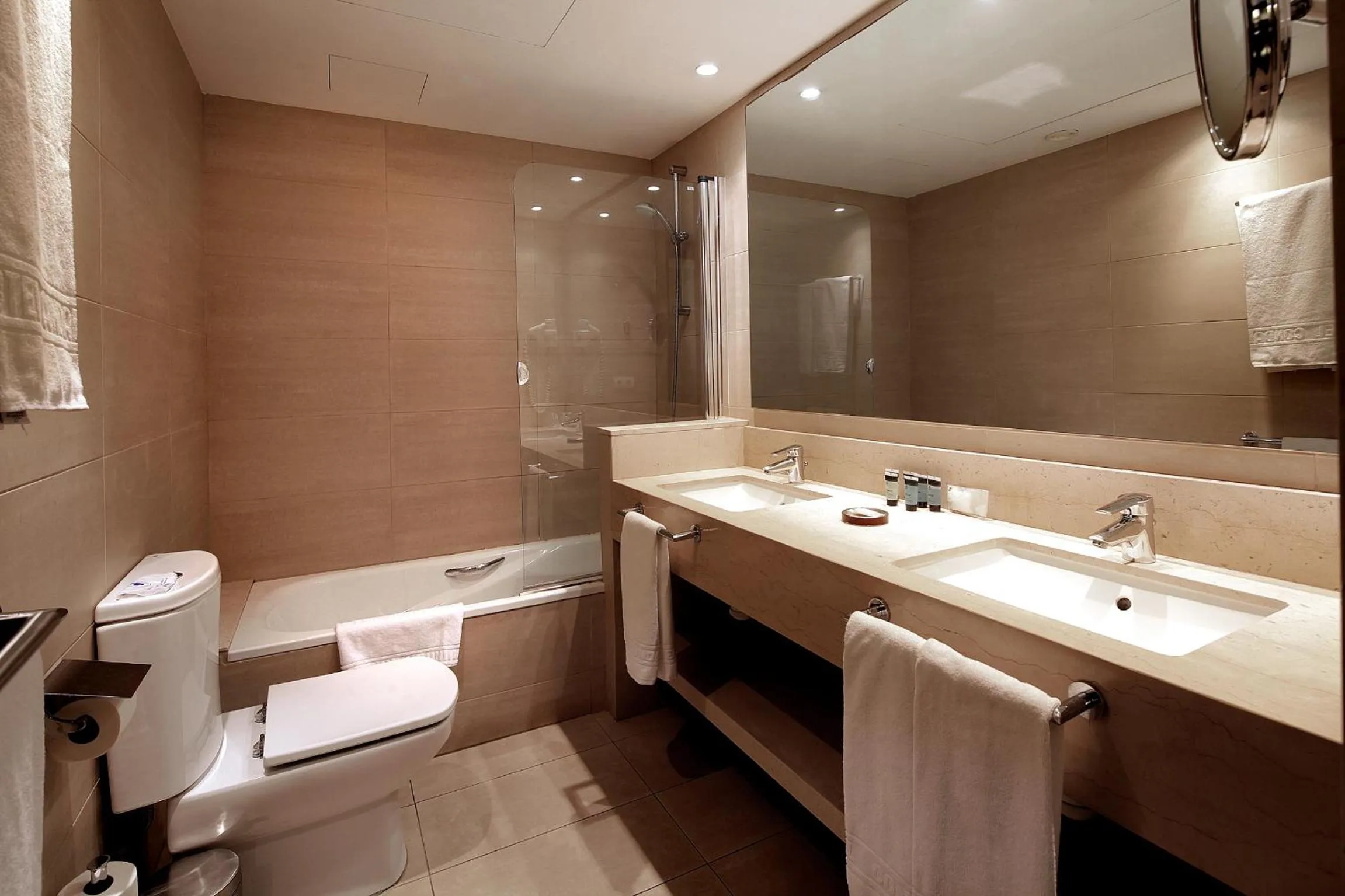 Toilet in Hotel Condado