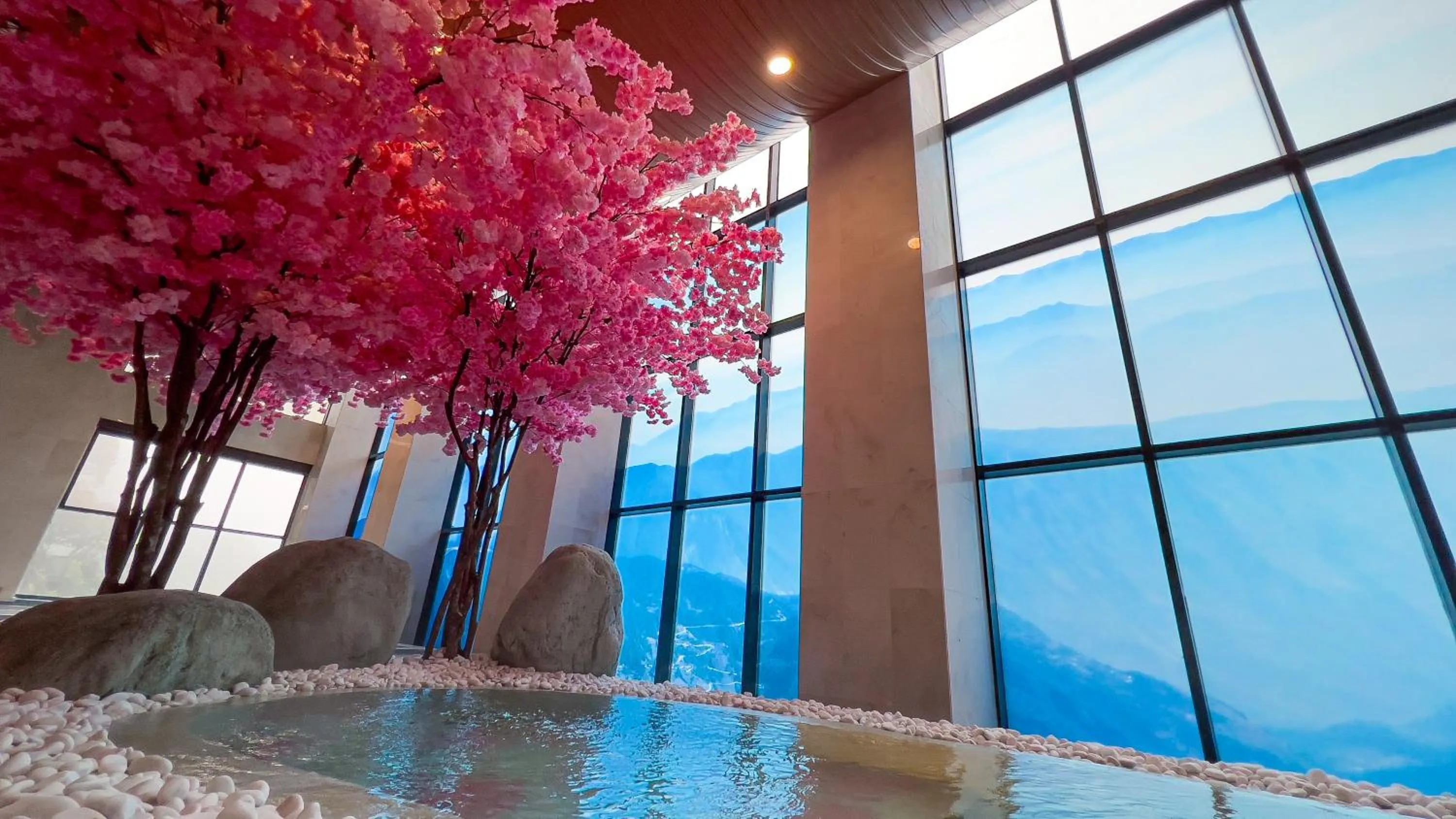 Hot Spring Bath in The Yanné, Onsen Hotel