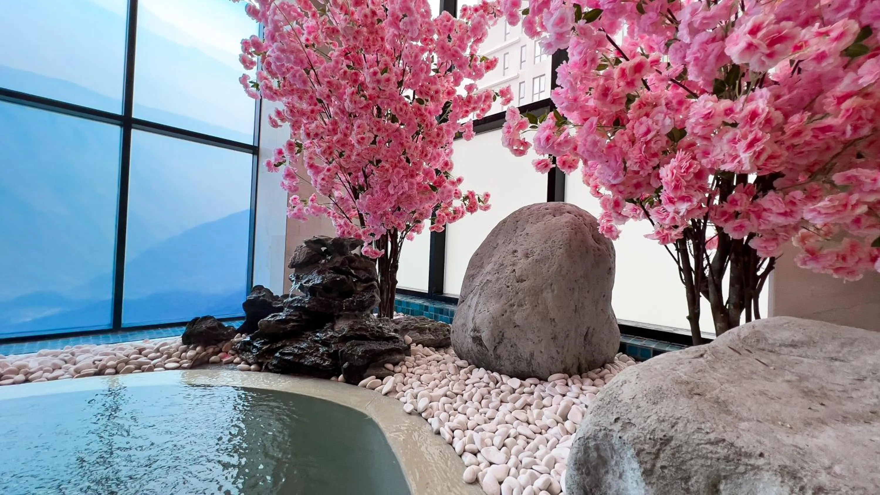 Hot Spring Bath in The Yanné, Onsen Hotel