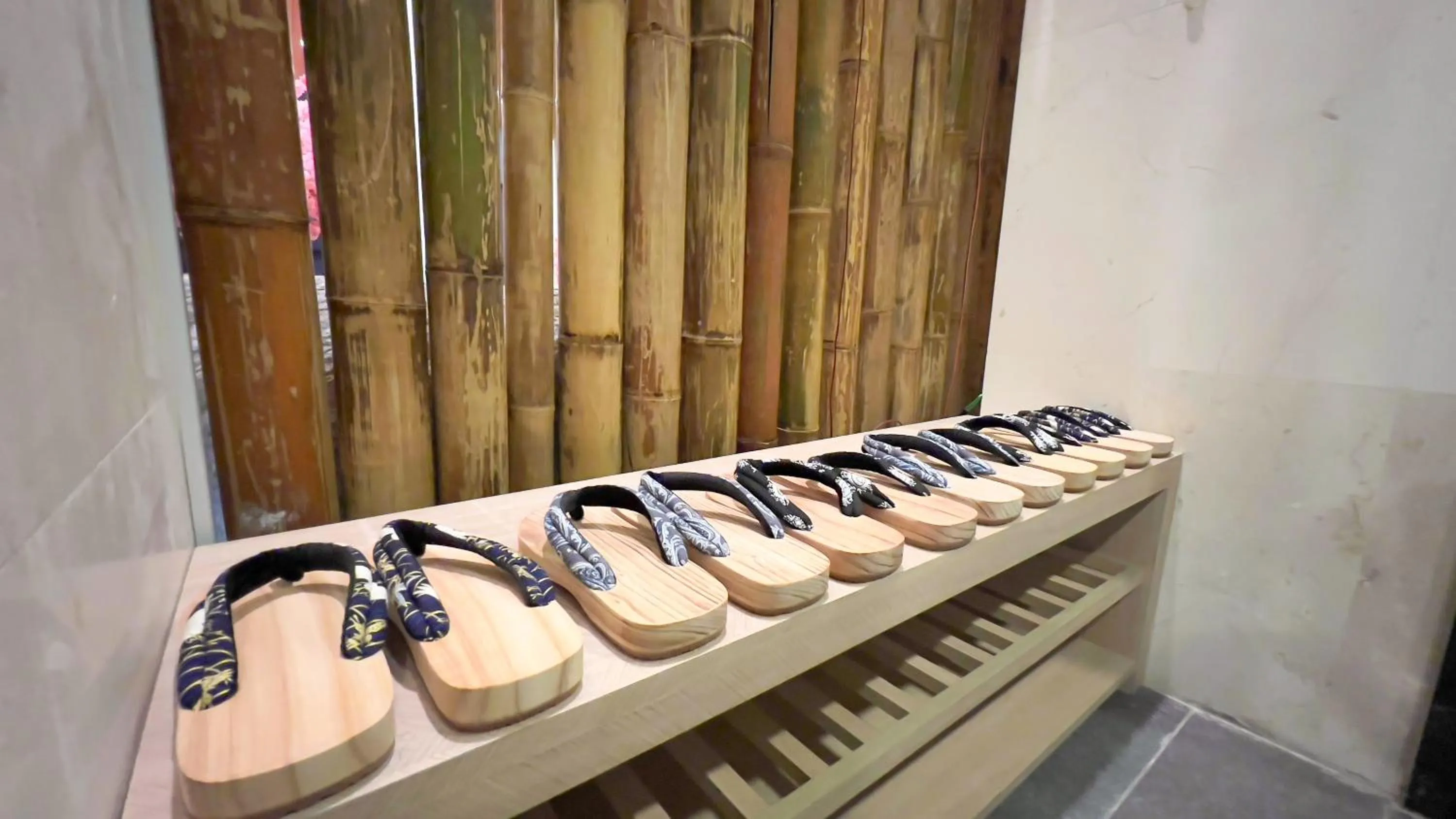 Hot Spring Bath in The Yanné, Onsen Hotel