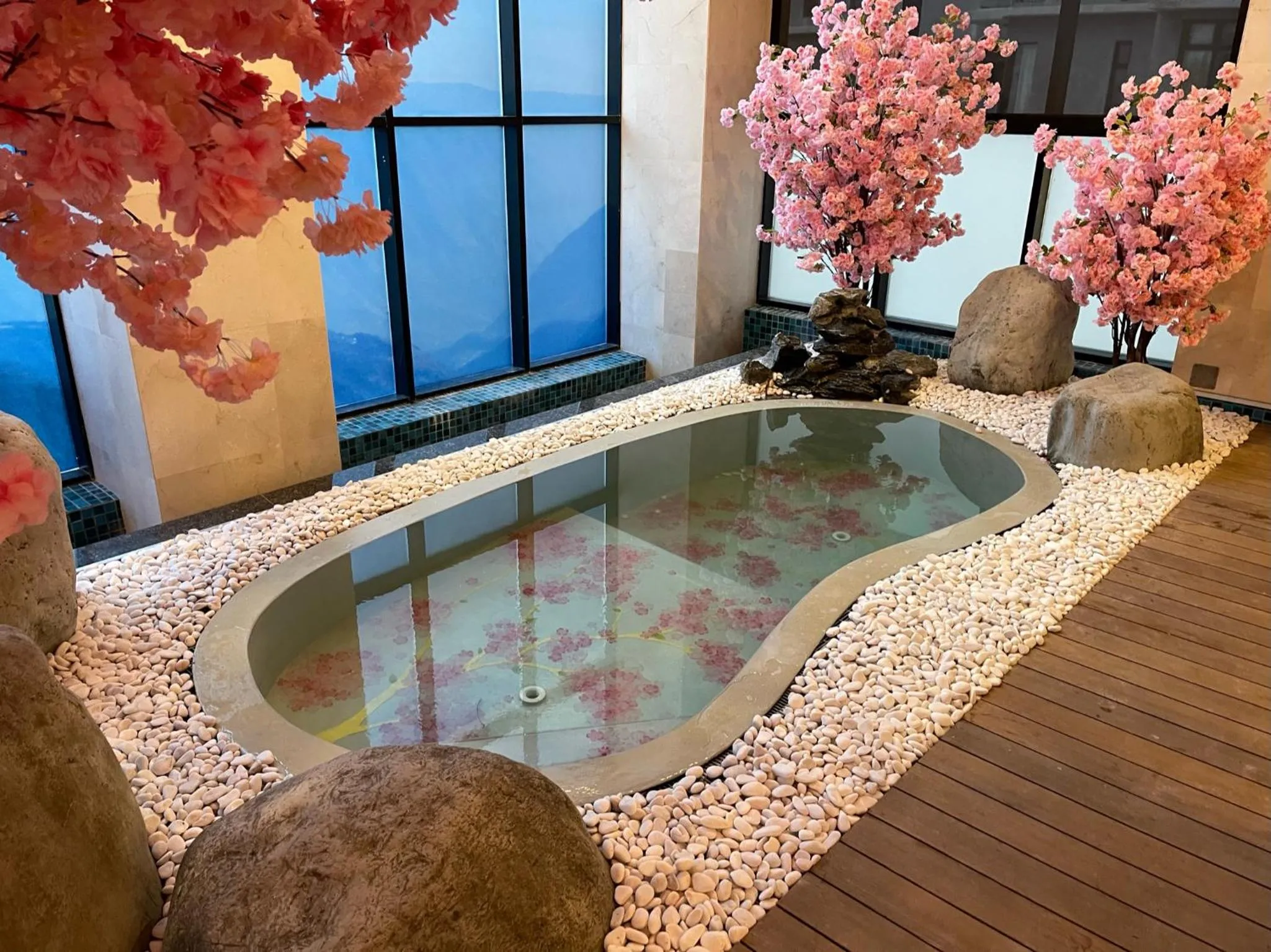 Swimming pool in The Yanné, Onsen Hotel